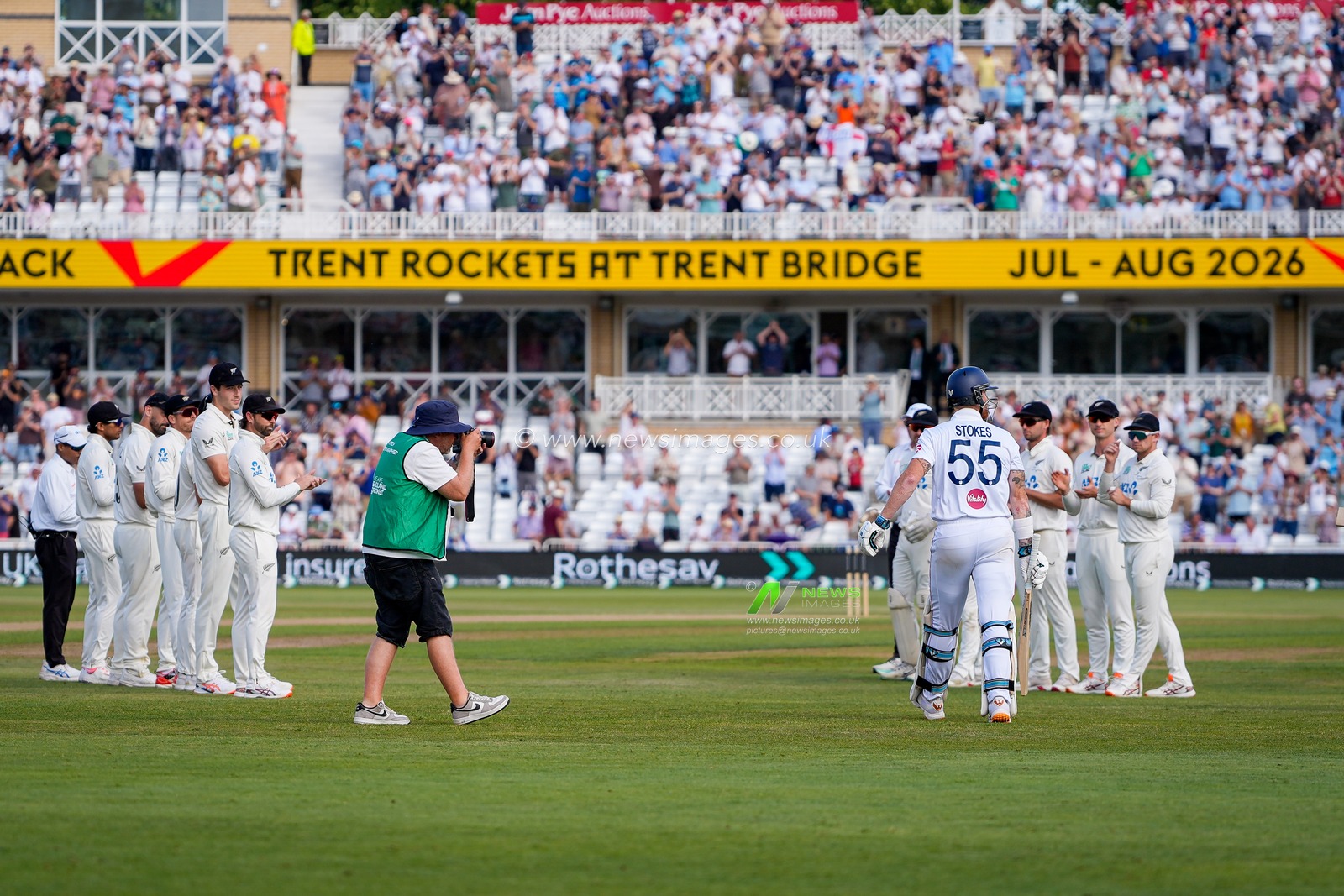 England captain Ben Stokes walks out to bat for the final time as an England player and is given a guard of honour by the New Zealand players  during the 3rd Rothesay Test Match Day 4 match England vs New Zealand at Trent Bridge, Nottingham, United Kingdom on 28 June 2026

(Photo by Maynard Manyowa/News Images)