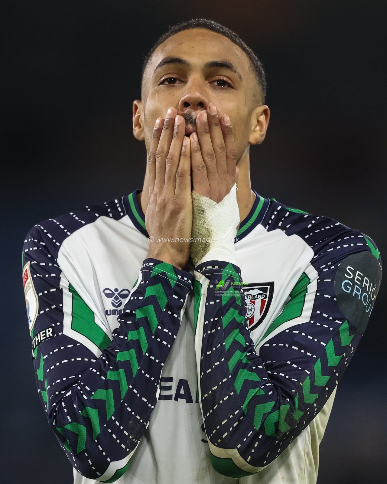 A dejected Wilson Isidor of Sunderland after the final whistle during the Sky Bet Championship match Burnley vs Sunderland at Turf Moor, Burnley, United Kingdom, 17th January 2025

(Photo by Alfie Cosgrove/News Images)