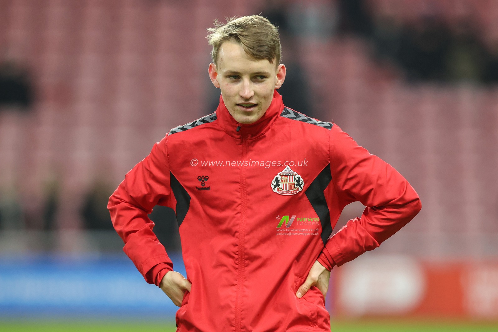Harrison Jones of Sunderland in the pregame warmup session during the Sky Bet Championship match Sunderland vs Luton Town at Stadium Of Light, Sunderland, United Kingdom, 12th February 2025

(Photo by Alfie Cosgrove/News Images)