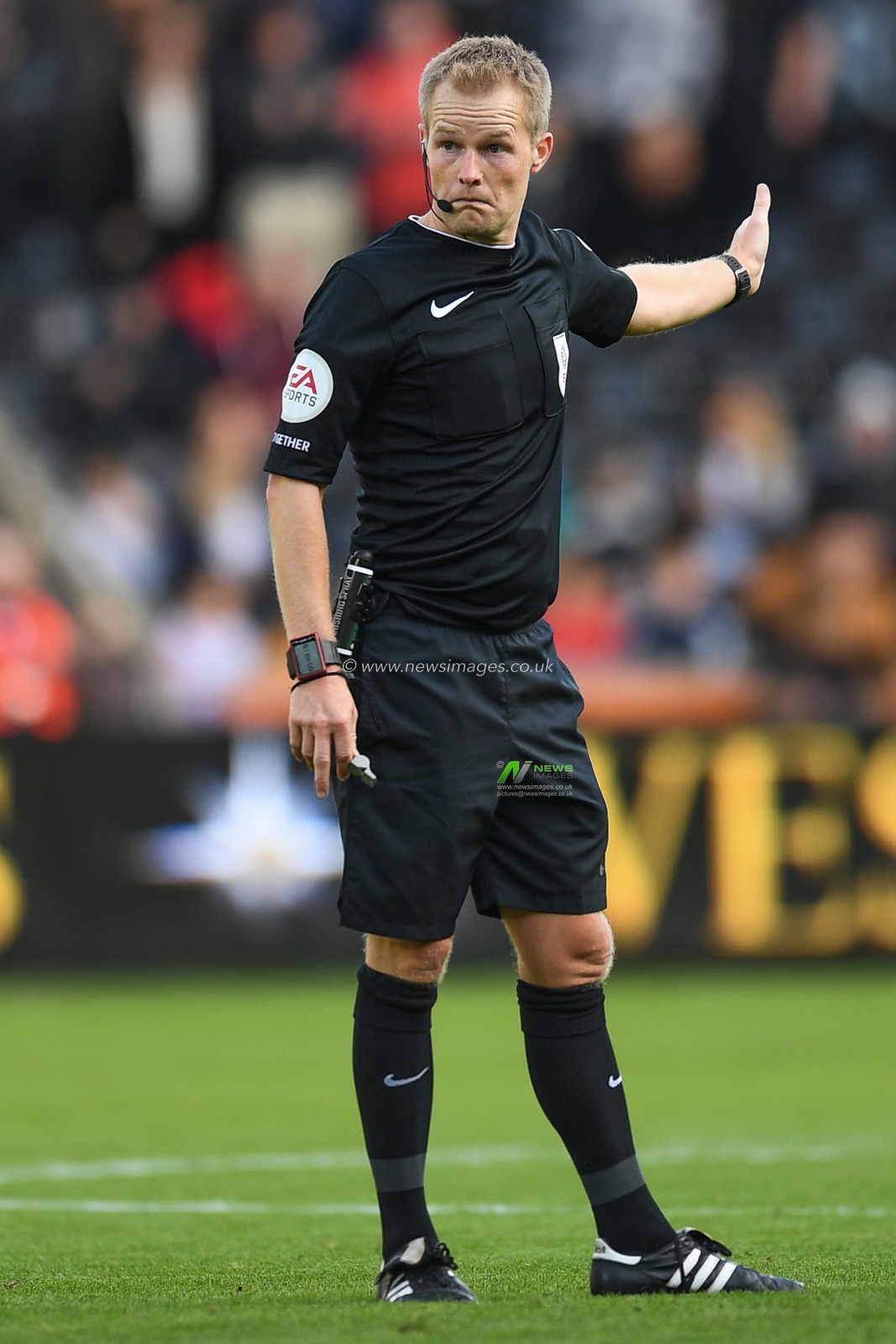referee , Gavin Ward, during the Sky Bet Championship match Swansea City vs Sunderland at Swansea.com Stadium, Swansea, United Kingdom, 8th October 2022

(Photo by Mike Jones/News Images)