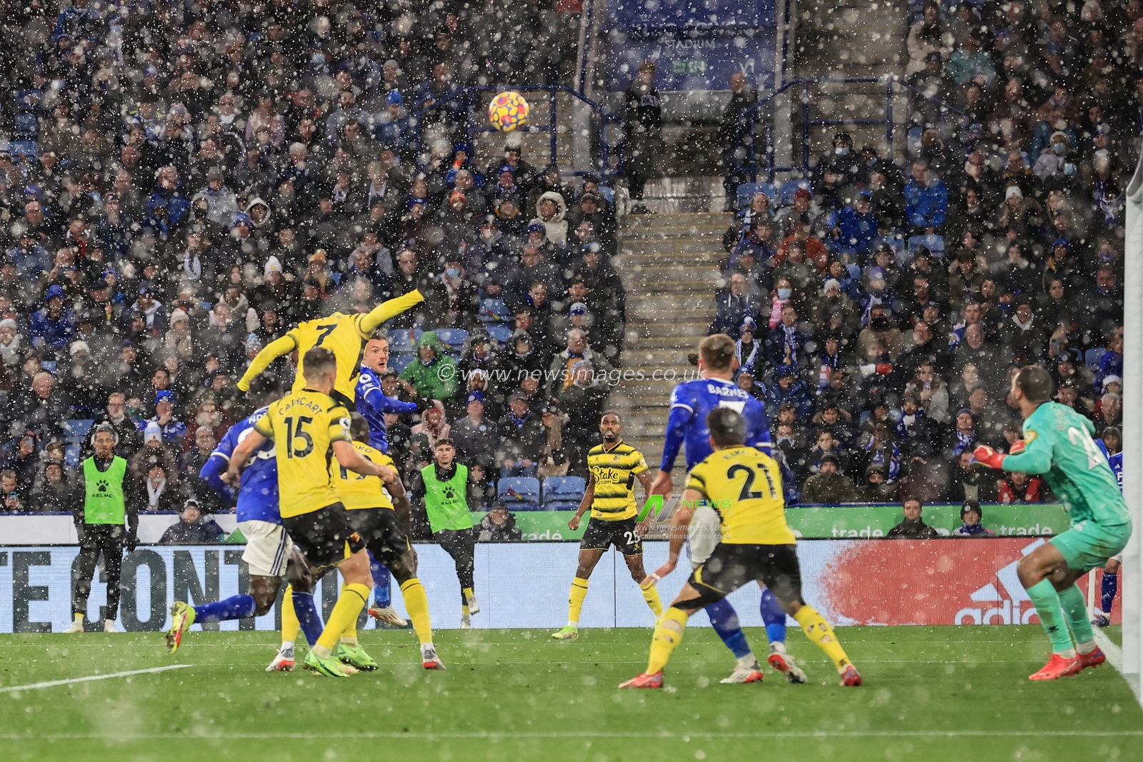 Jamie Vardy #9 of Leicester City scores to make it 3-1