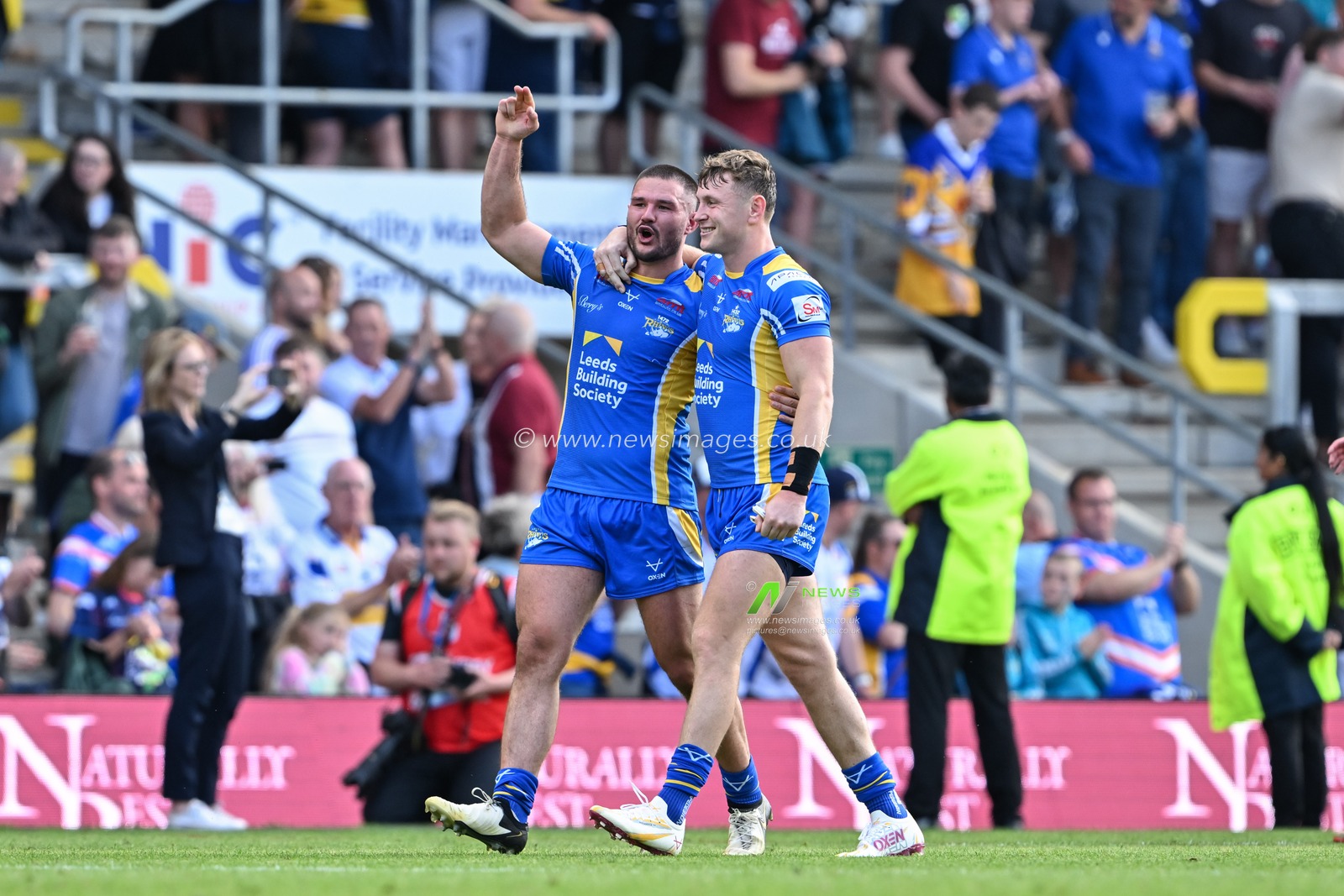James Bentley of Leeds Rhinos and Harry Newman of Leeds Rhinos celebrate the full time result during the Betfred Super League Round 21 match Leeds Rhinos vs Wigan Warriors at Headingley Stadium, Leeds, United Kingdom, 10th August 2024

(Photo by Cody Froggatt/News Images)
