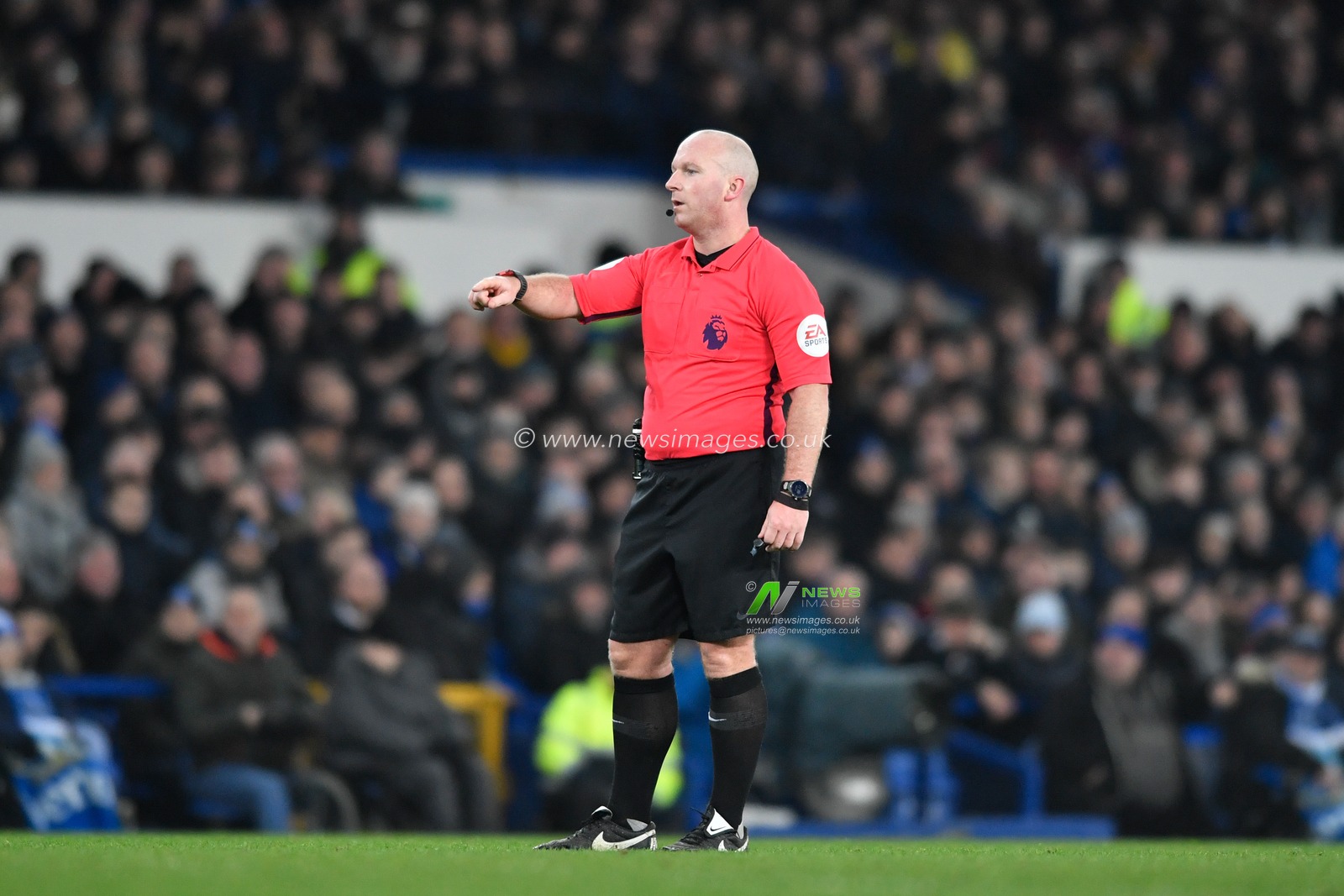 21st January 2020, Goodison Park, Liverpool, England; Premier League, Everton v Newcastle United : Referee Simon Hooper in action