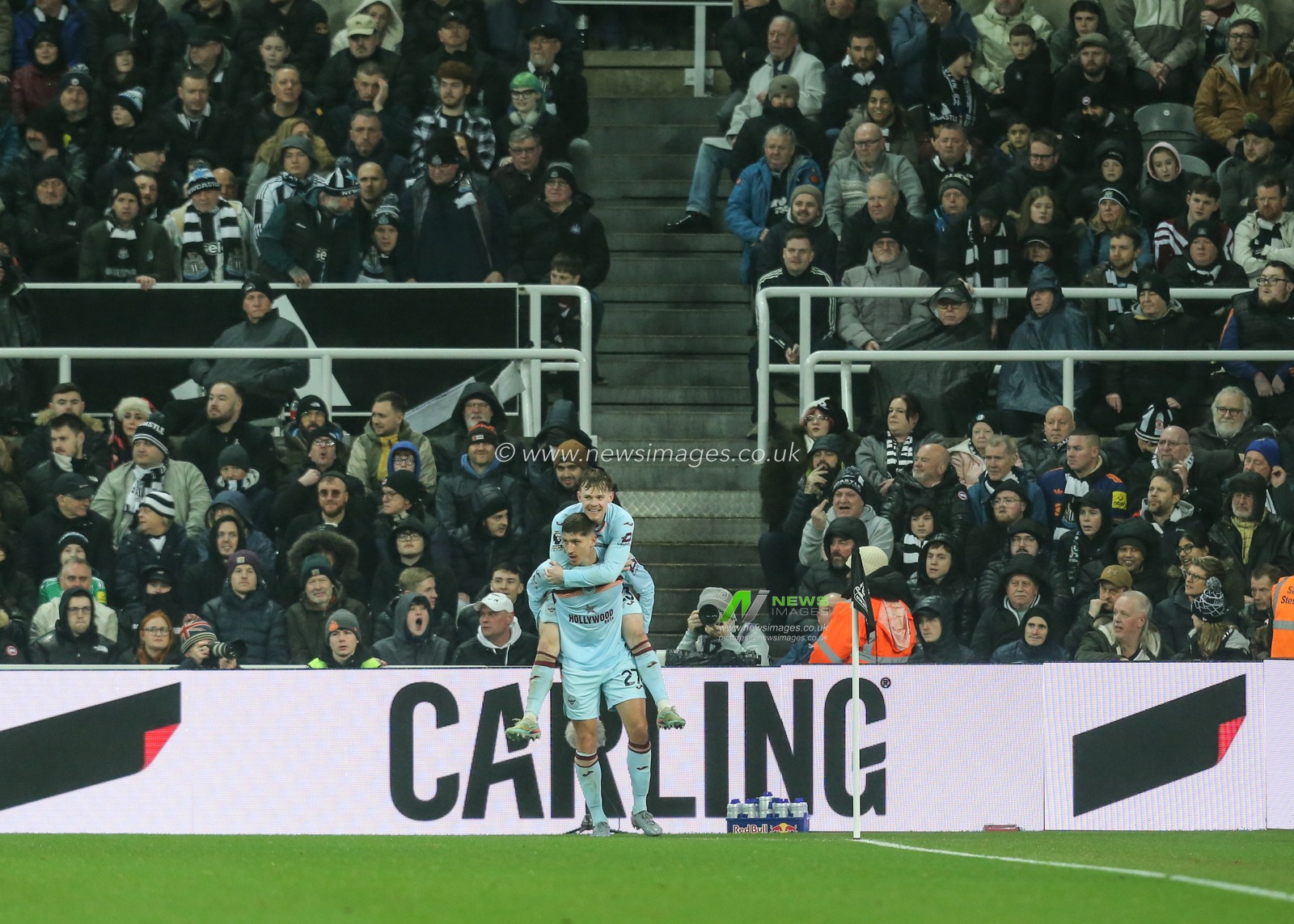 Vitaly Janelt of Brentford celebrates his goal to make it 1-1 during the Premier League match Newcastle Untied vs Brentford at St. James's Park, Newcastle, United Kingdom on 07 February 2026

(Photo by Richard Bierton/News Images)