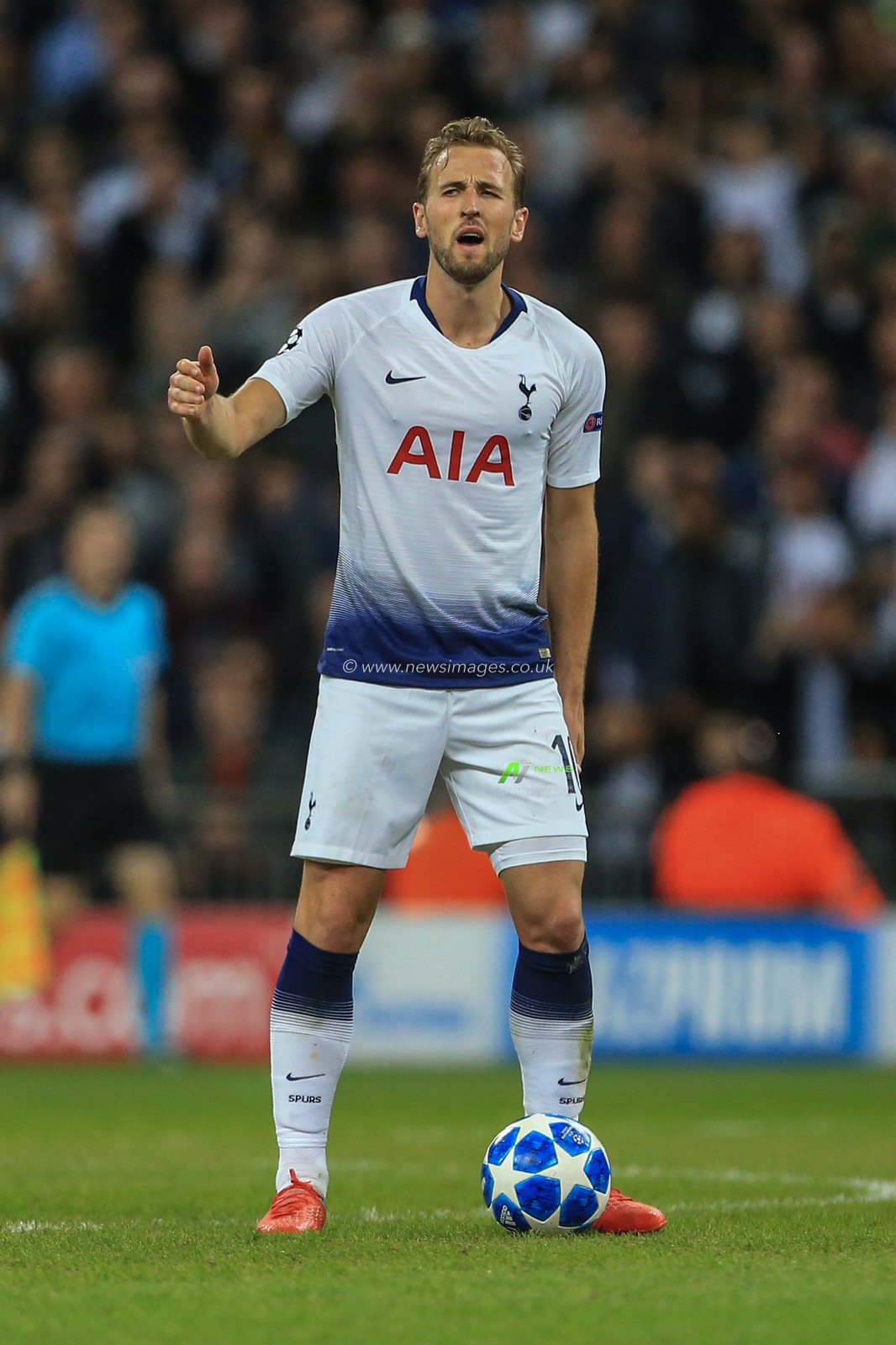 3rd October 2018, Wembley Stadium, London, England; UEFA Champions League, Tottenham v Barcelona ; Harry Kane (10) of Tottenham 

Credit: Mark Cosgrove/News Images