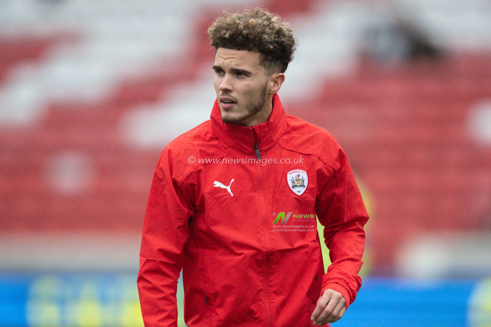 Josh Martin #14 of Barnsley during the pre match warm up ahead of the Sky Bet League 1 match Barnsley vs Forest Green Rovers at Oakwell, Barnsley, United Kingdom, 29th October 2022

(Photo by James Heaton/News Images)