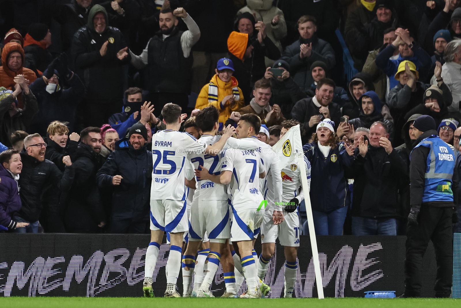 Jayden Bogle of Leeds United celebrates his goal to make it 2-0 during the Sky Bet Championship match Leeds United vs Oxford United at Elland Road, Leeds, United Kingdom, 21st December 2024

(Photo by Mark Cosgrove/News Images)