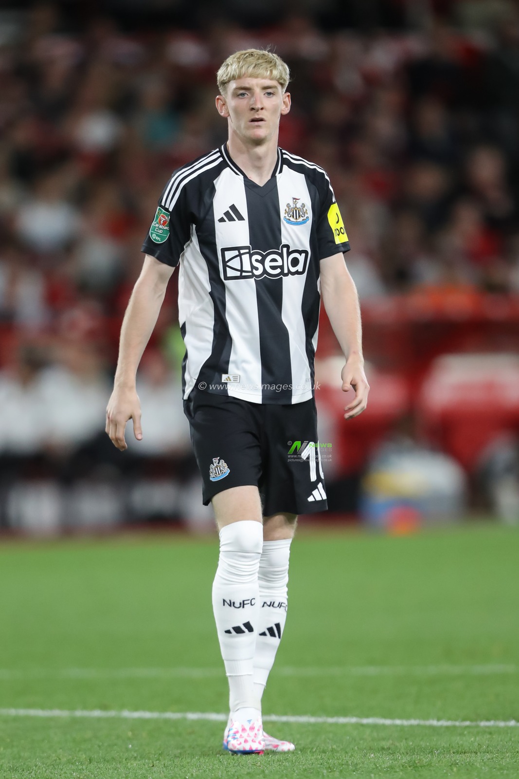 Anthony Gordon of Newcastle United during the Carabao Cup match Nottingham Forest vs Newcastle United at City Ground, Nottingham, United Kingdom, 28th August 2024

(Photo by Alfie Cosgrove/News Images)