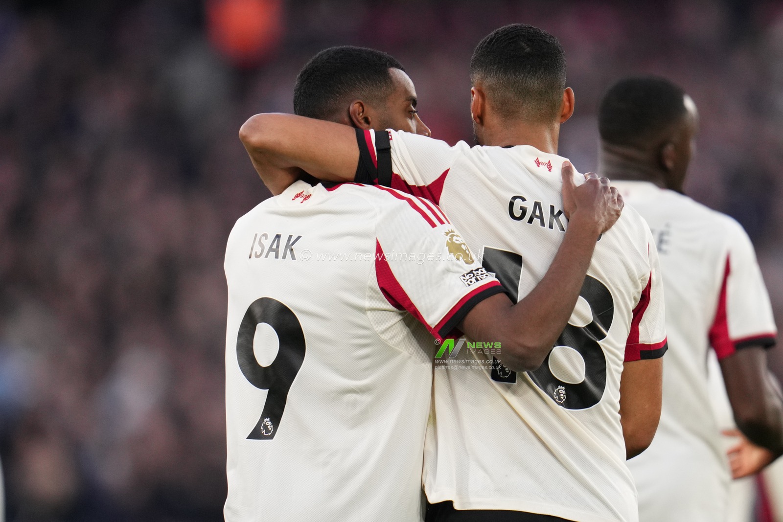 Alexander Isak of Liverpool and Cody Gakpo of Liverpool during celebrate 0-1 lead the Premier League match West Ham United vs Liverpool at London Stadium, London, United Kingdom, 30th November 2025

(Photo by Harvey Murphy/News Images)

*** GER AUT SUI OUT ***