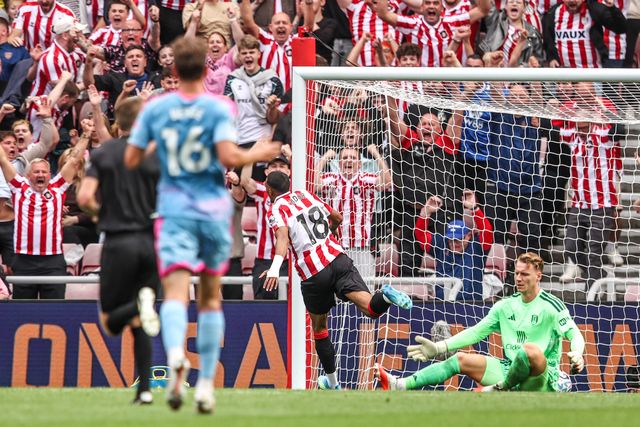 Wilson Isidor of Sunderland celebrates his goal to make it 1-0 during the Premier League match Sunderland vs Fulham at Stadium Of Light, Sunderland, United Kingdom on 30 August 2026

(Photo by Alfie Cosgrove/News Images)
