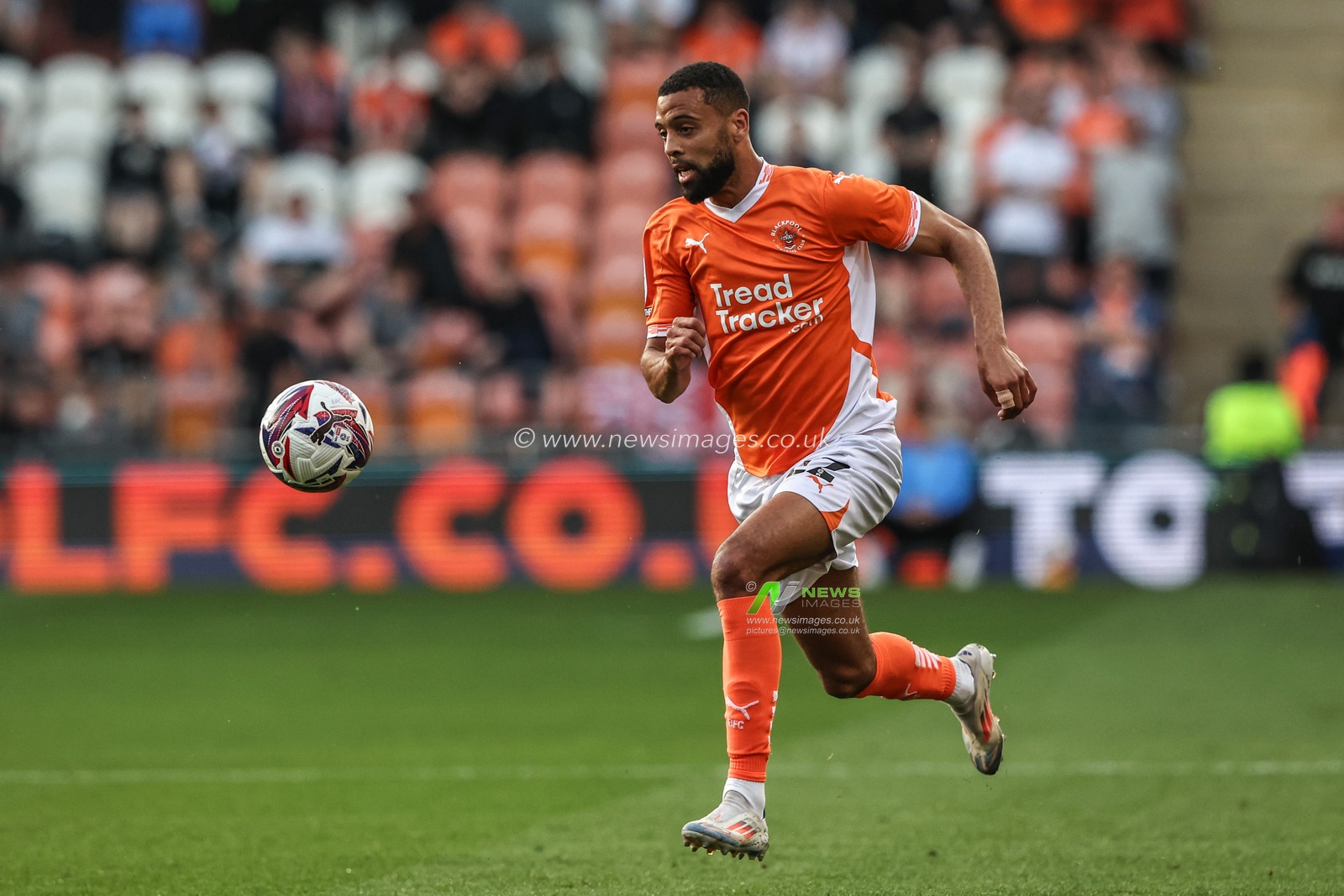 CJ Hamilton of Blackpool breaks with the ball during the Sky Bet League 1 match Blackpool vs Birmingham City at Bloomfield Road, Blackpool, United Kingdom, 30th April 2025

(Photo by Alfie Cosgrove/News Images)