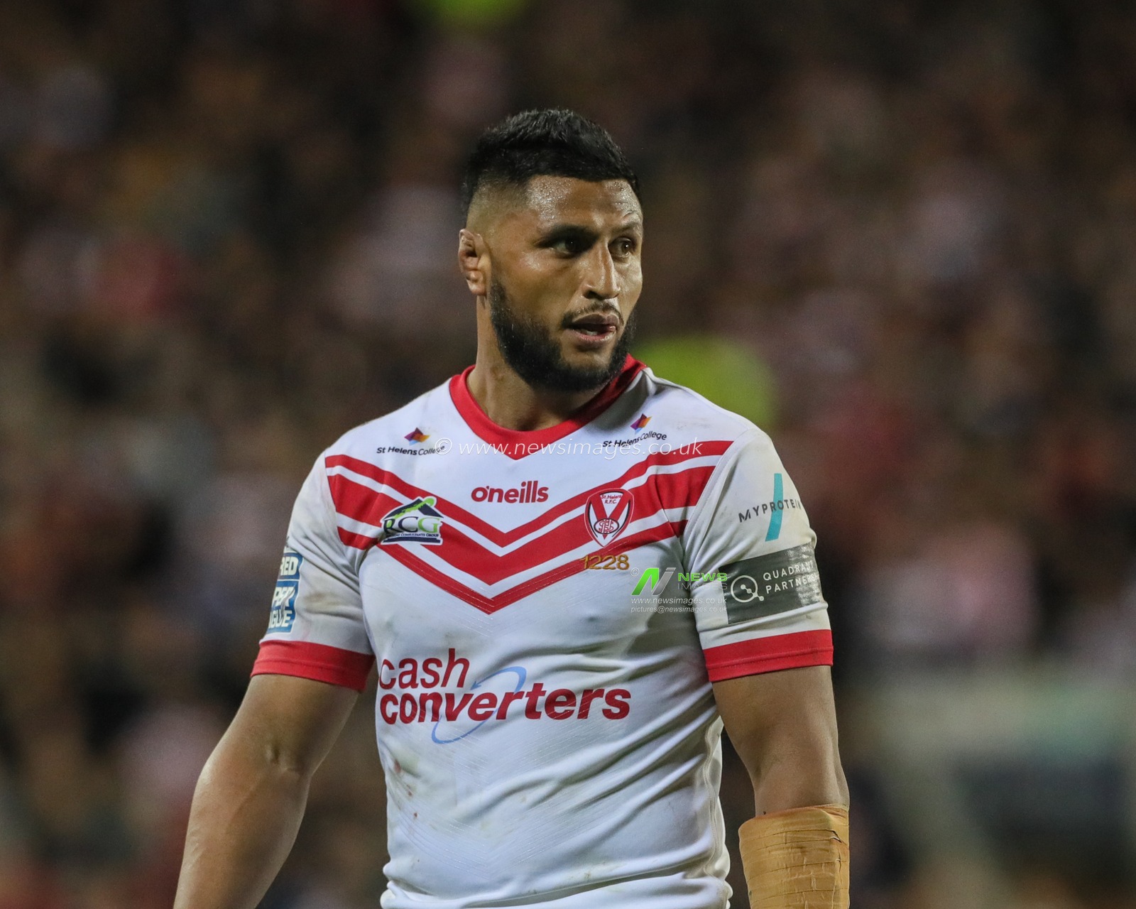 27th September 2019, Totally Wicked Stadium, St Helens, England; Betfred Super League Semi Final, Saint Helens v Wigan Warriors : Dominique Peroux (17) of St Helens during the game 

Credit: Mark Cosgrove/News Images