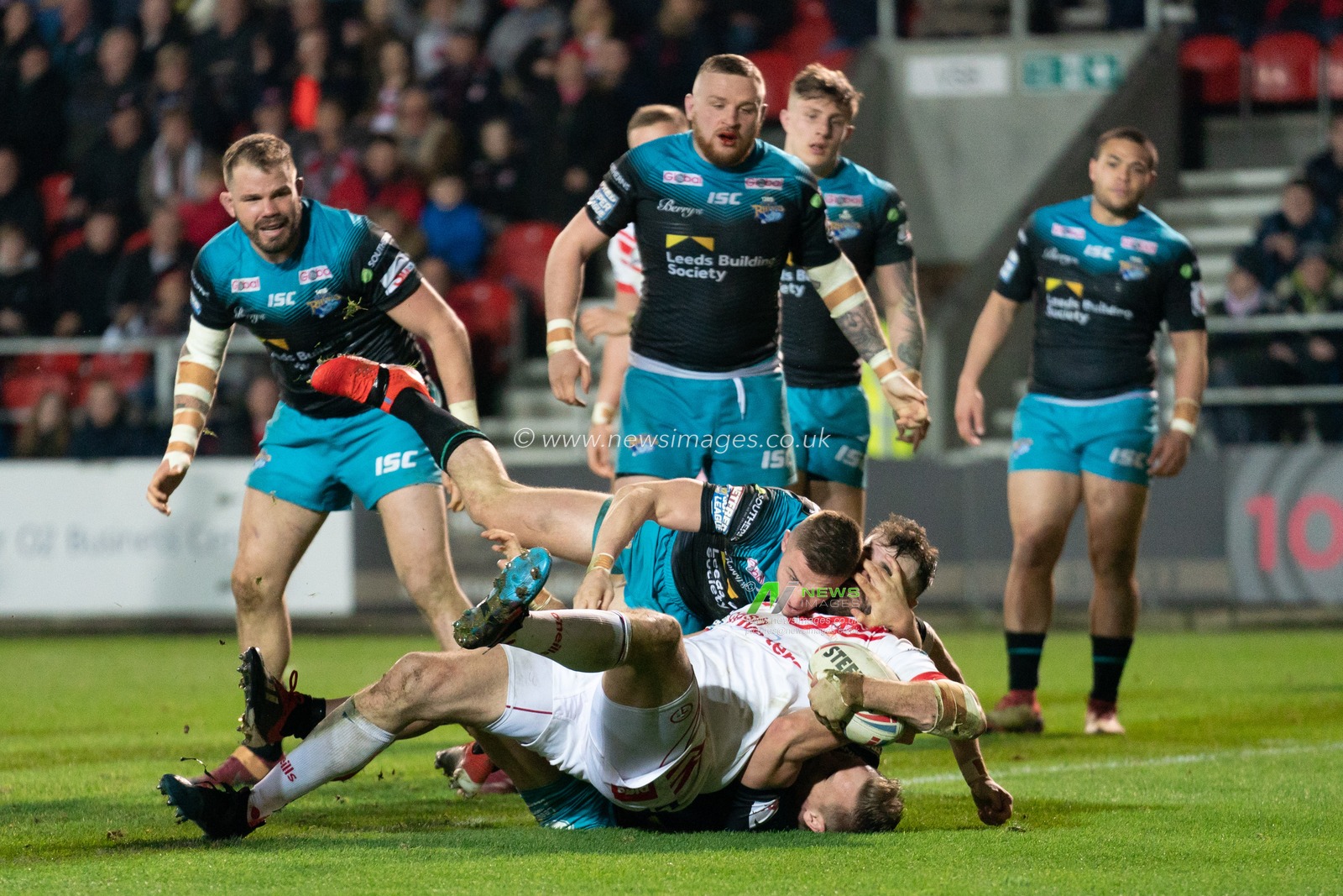 St. Helens's Alex Walmsley scores his sides third try



22nd February 2019 , Totally Wicked Stadium, St Helens, England;  Betfred Super League, Round 3, St Helens vs Leeds Rhinos

Credit: Terry Donnelly/News Images