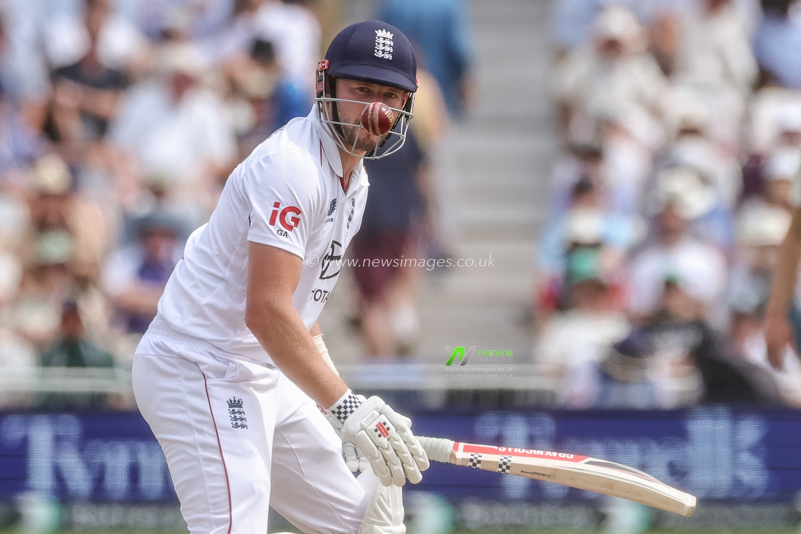 Gus Atkinson of England dodges a bouncer off Will O'Rourke during the 3rd Rothesay Test Match Day 3 match England vs New Zealand at Trent Bridge, Nottingham, United Kingdom on 27 June 2026

(Photo by Mark Cosgrove/News Images)
