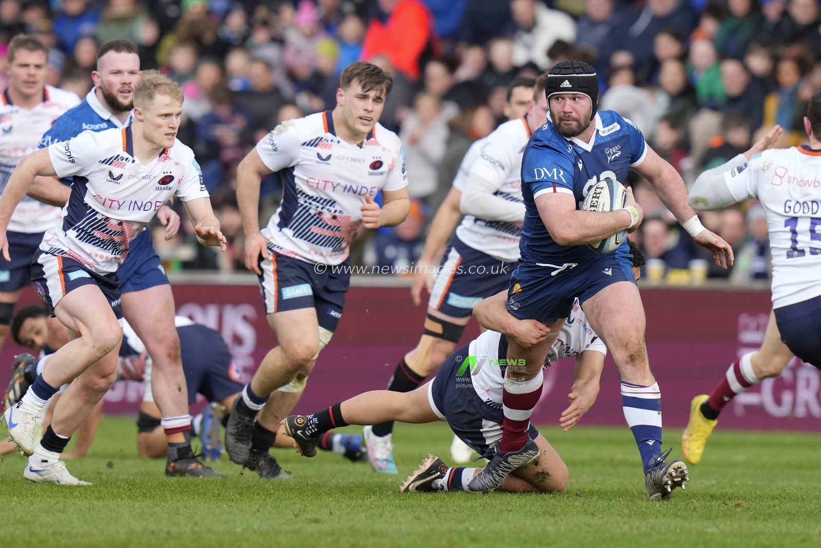 Bevan Rodd #1 of Sale Sharks makes a break during the Gallagher Premiership match Sale Sharks vs Saracens at AJ Bell Stadium, Eccles, United Kingdom, 5th March 2023

(Photo by Steve Flynn/News Images)