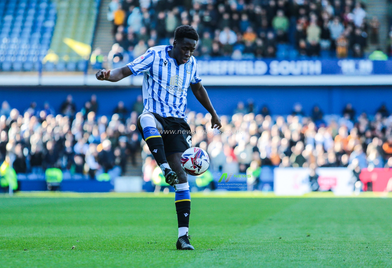 Djeidi Gassama of Sheffield Wednesday controls the ball during the Sky Bet Championship match Sheffield Wednesday vs Hull City at Hillsborough, Sheffield, United Kingdom, 5th April 2025

(Photo by Richard Bierton/News Images)