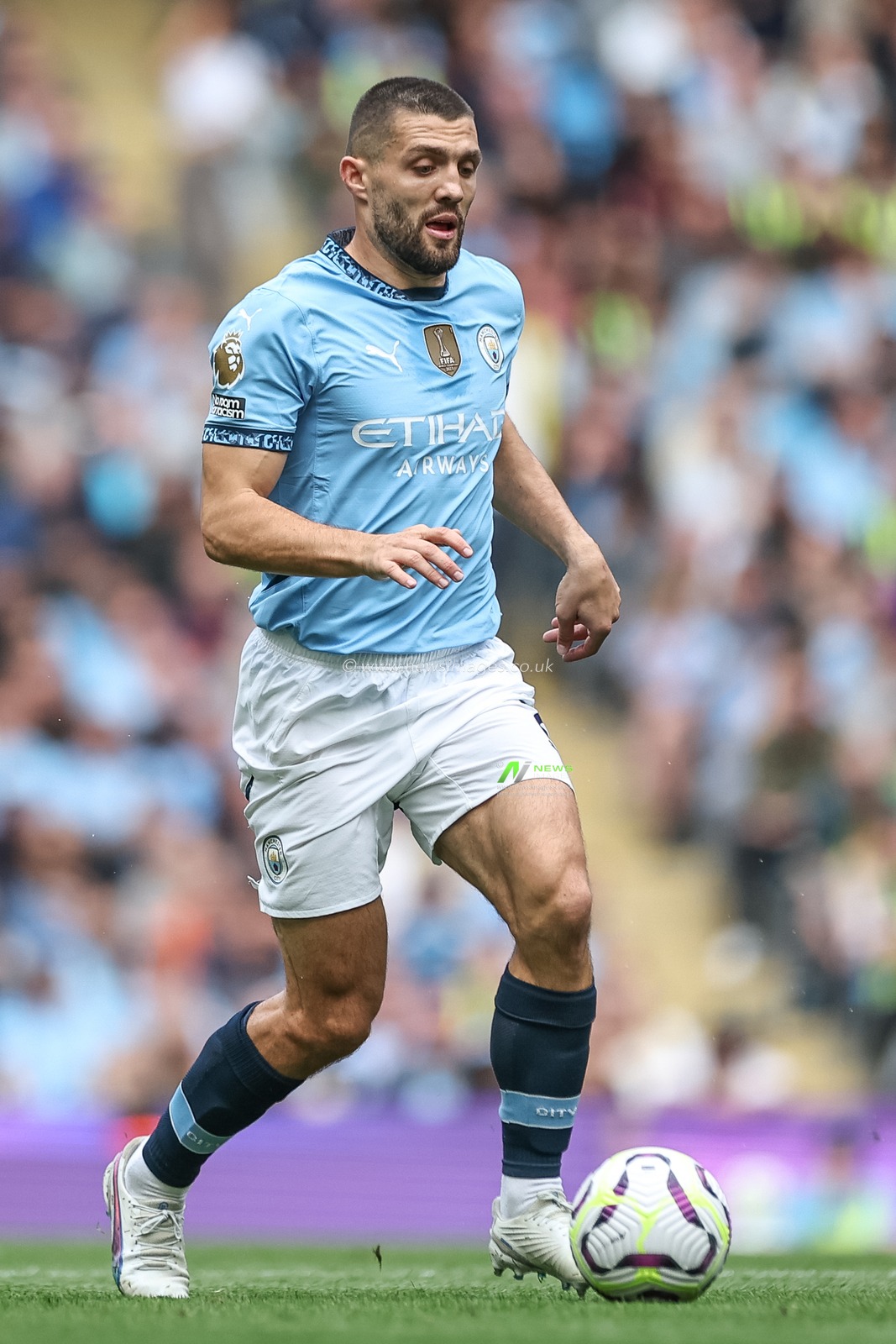 Mateo KovaÄiÄ‡ of Manchester City with the ball during the Premier League match Manchester City vs Brentford at Etihad Stadium, Manchester, United Kingdom, 14th September 2024

(Photo by Mark Cosgrove/News Images)