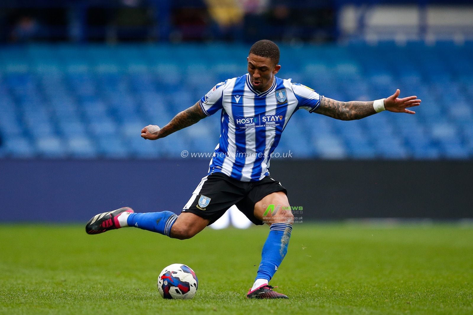 Liam Palmer #2 of Sheffield Wednesday during the Sky Bet League 1 match Sheffield Wednesday vs Lincoln City at Hillsborough, Sheffield, United Kingdom, 1st April 2023

(Photo by Ben Early/News Images)