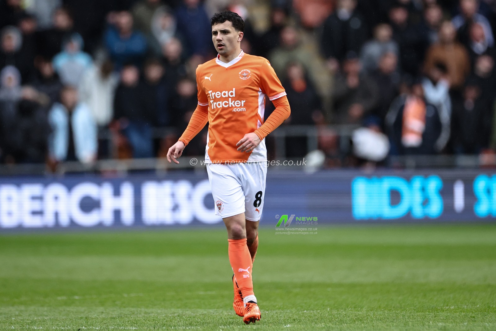 Albie Morgan of Blackpool during the Sky Bet League 1 match Blackpool vs Bolton Wanderers at Bloomfield Road, Blackpool, United Kingdom, 29th March 2025

(Photo by Mark Cosgrove/News Images)