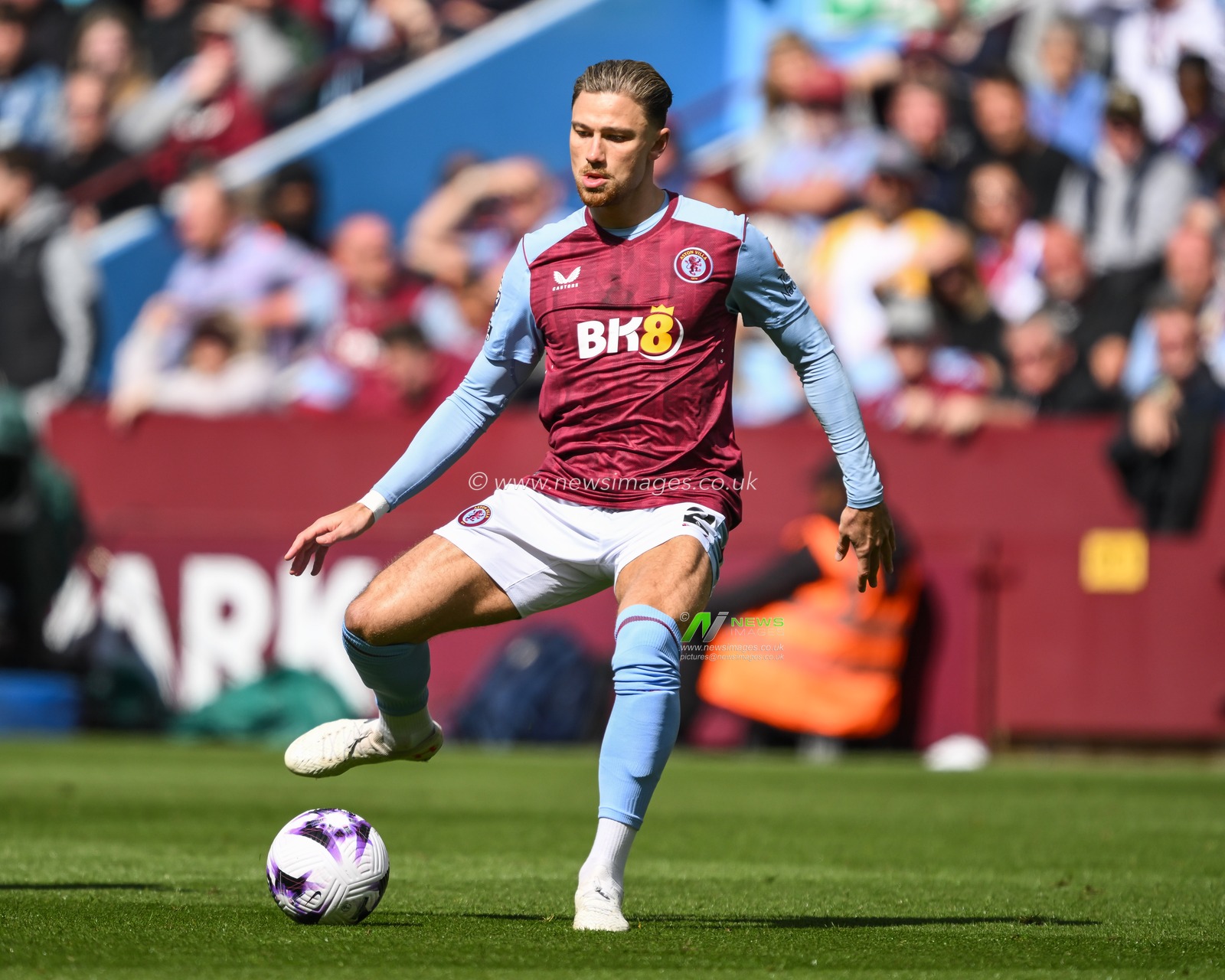 Matty Cash of Aston Villa in action during the Premier League match Aston Villa vs Bournemouth at Villa Park, Birmingham, United Kingdom, 21st April 2024

(Photo by Craig Thomas/News Images)