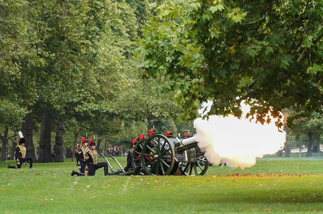 A 96 gun salute fired at Hyde Park by the Kingâ€™s Troop Royal Horse Artillery in honour of the late Majesty