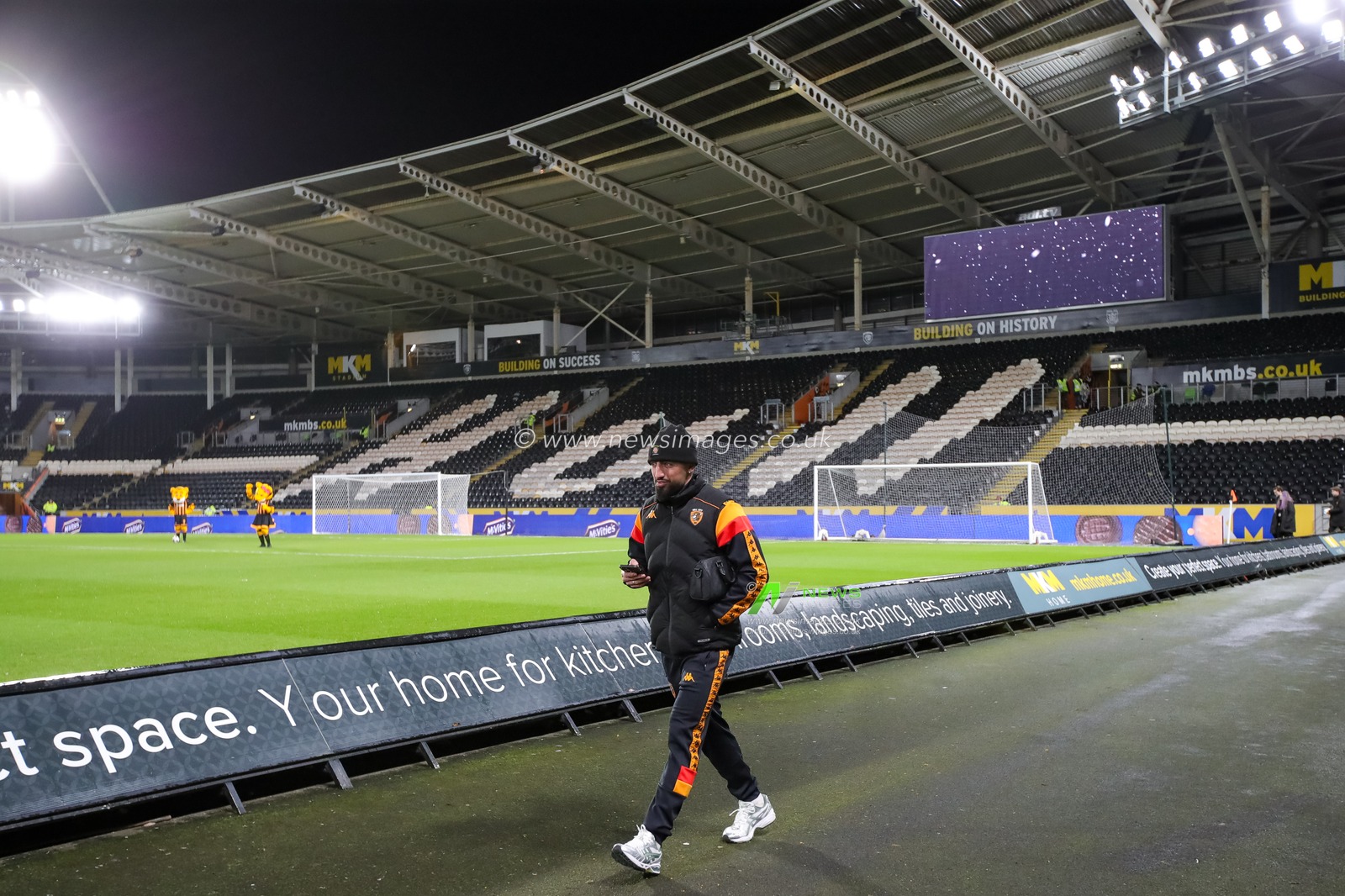 Allahyar Sayyadmanesh #9 of Hull City arrives at The MKM Stadium ahead of the Sky Bet Championship match Hull City vs Blackburn Rovers at MKM Stadium, Hull, United Kingdom, 29th December 2023

(Photo by James Heaton/News Images)