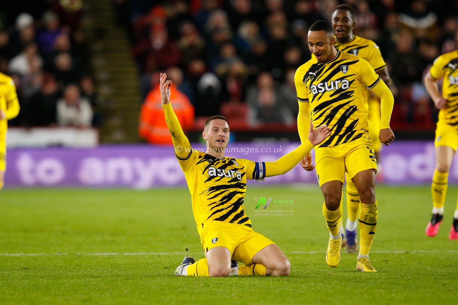 Ben Wiles #8 of Rotherham United Celebrates scoring a goal to make it 0-1 during the Sky Bet Championship match Sheffield United vs Rotherham United at Bramall Lane, Sheffield, United Kingdom, 8th November 2022

(Photo by Ben Early/News Images)