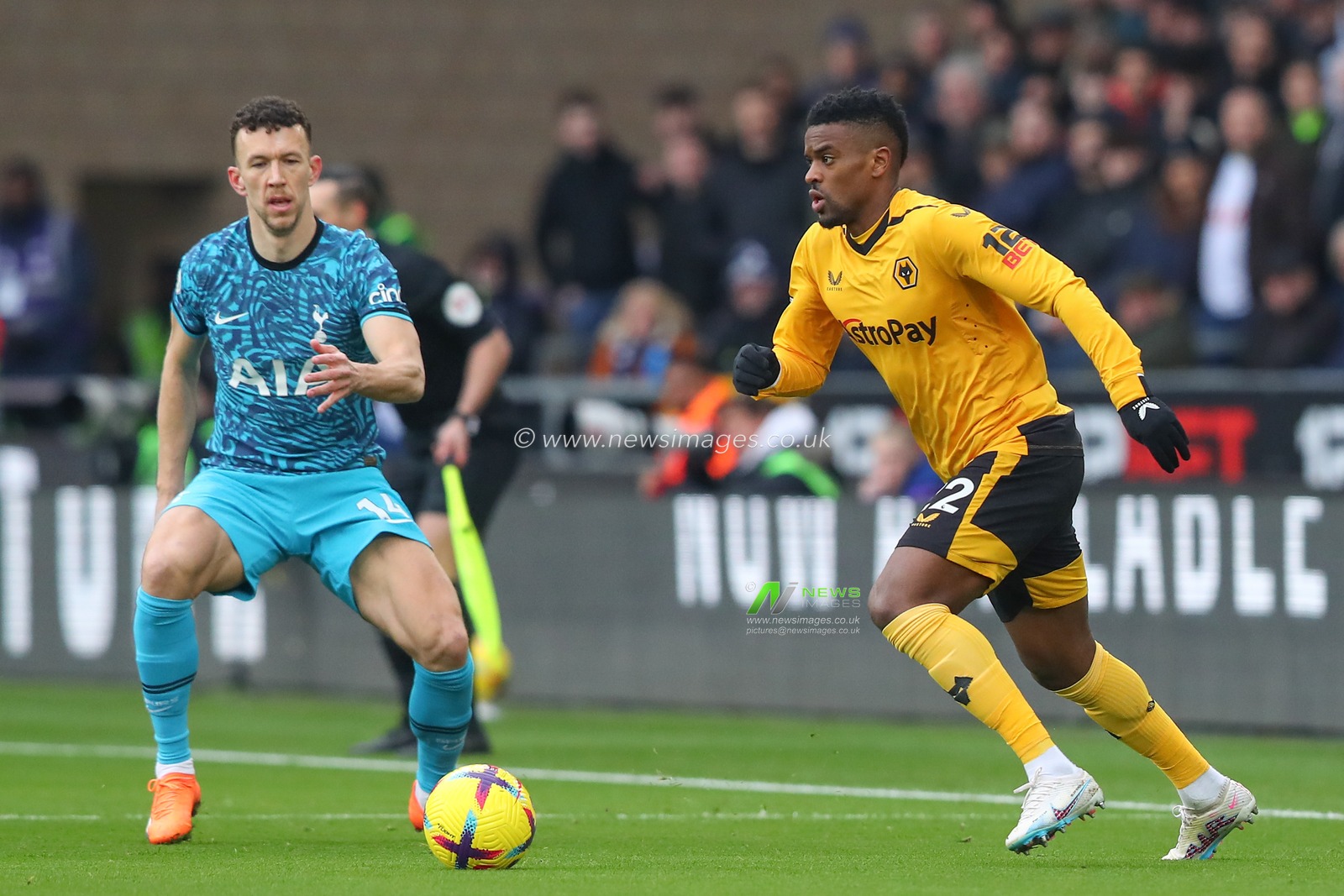NÃ©lson Semedo #22 of Wolverhampton Wanderers in action during the Premier League match Wolverhampton Wanderers vs Tottenham Hotspur at Molineux, Wolverhampton, United Kingdom, 4th March 2023

(Photo by Gareth Evans/News Images)