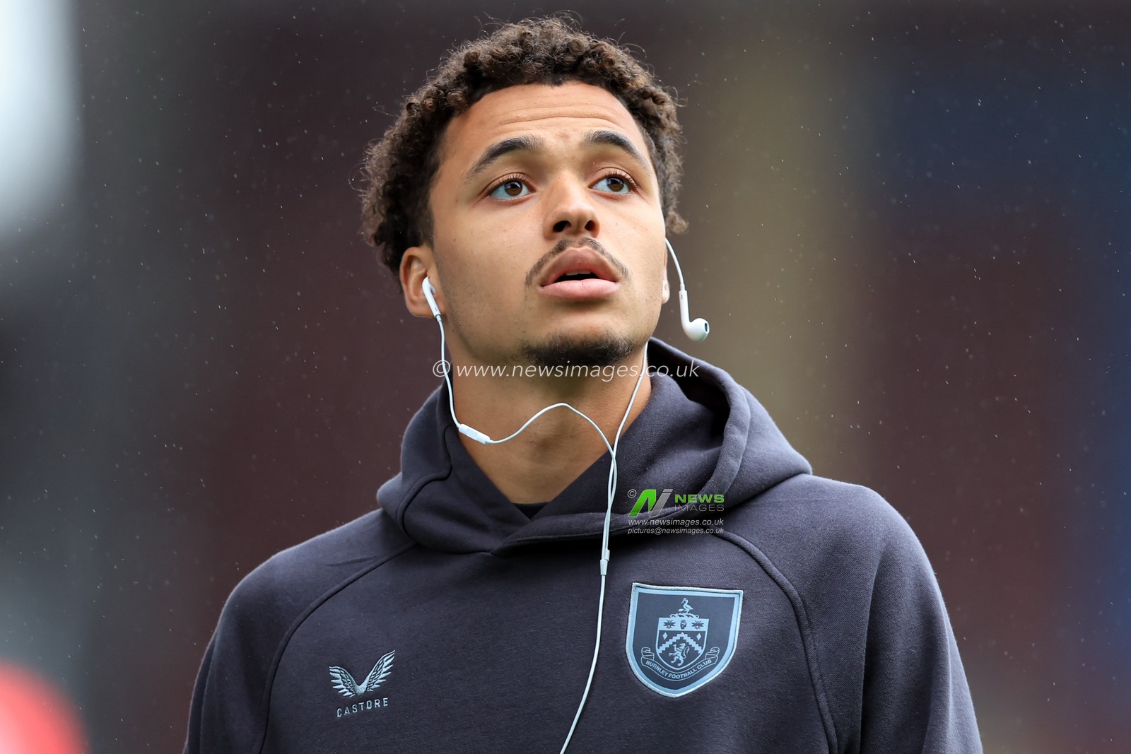 Max Alleyne of Burnley arrives at the stadium ahead of the Sky Bet Championship match Burnley vs Middlesbrough at Turf Moor, Burnley, United Kingdom on 02 September 2026

(Photo by Jorge Horsted/News Images)