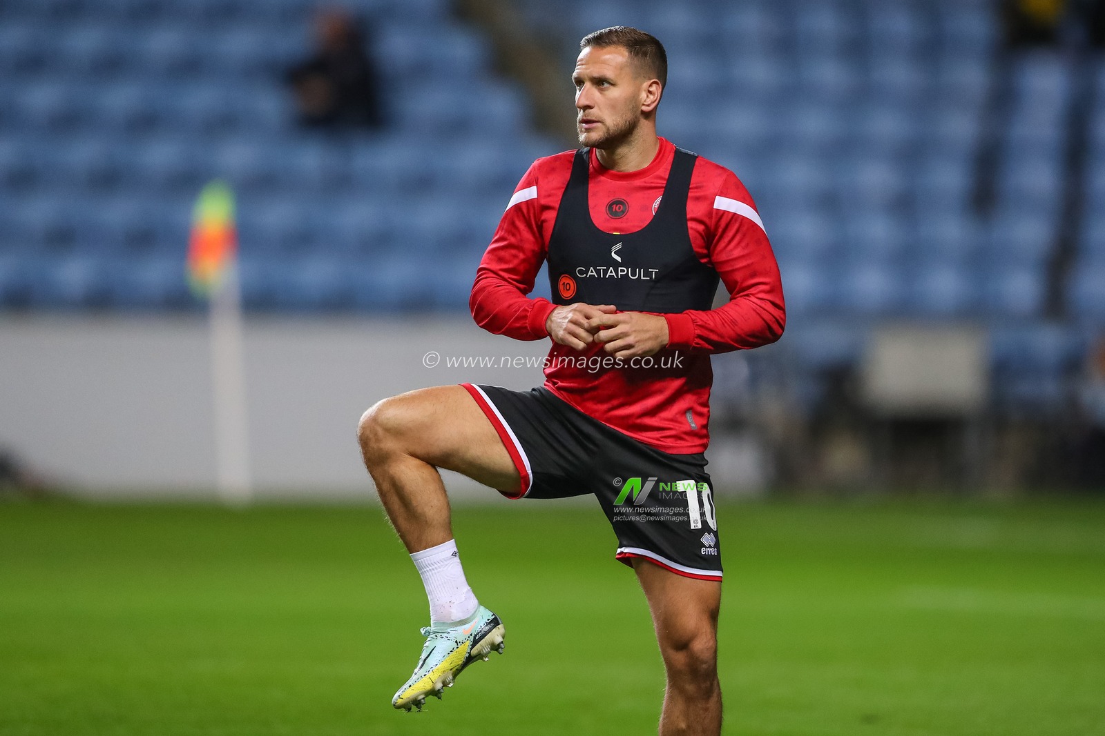 Billy Sharp #10 of Sheffield United during the pre-game warm up ahead of the Sky Bet Championship match Coventry City vs Sheffield United at Coventry Building Society Arena, Coventry, United Kingdom, 19th October 2022

(Photo by Gareth Evans/News Images)