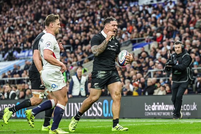 Codie Taylor of New Zealand celebrates his try during the Quilter Nations Series 2025 match England vs New Zealand at Allianz Stadium, Twickenham, United Kingdom, 15th November 2025

(Photo by Mark Cosgrove/News Images)

*** GER AUT SUI OUT ***