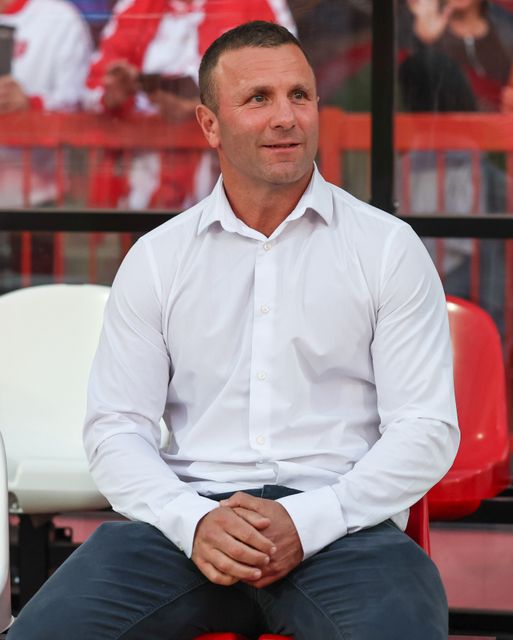 Willie Peters Head Coach of Hull KR sits on the bench in the pre-game warm up during the Betfred Super League Round 24 match Hull KR vs St Helens at Sewell Group Craven Park, Kingston upon Hull, United Kingdom, 29th August 2025

(Photo by Mark Cosgrove/News Images)