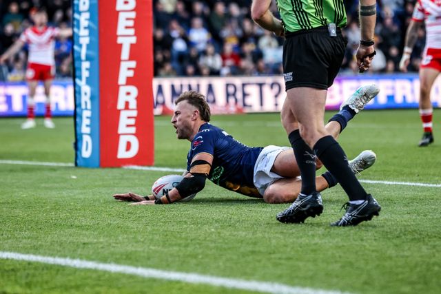 Chris Hankinson of Leeds Rhinos goes over for a try during the Betfred Super League round 13 match Leeds Rhinos vs St Helens at AMT Headingley Stadium, Leeds, United Kingdom on 04 June 2026

(Photo by Alfie Cosgrove/News Images)