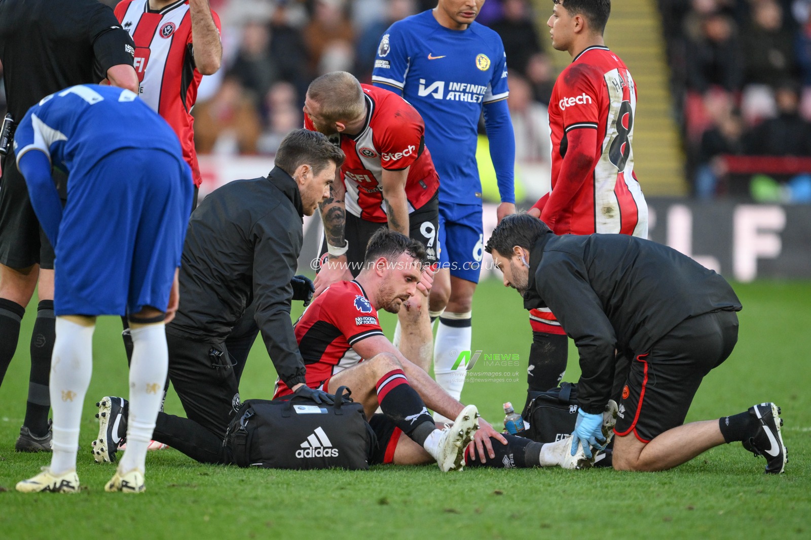 Jack Robinson of Sheffield United receives treatment during the Premier League match Sheffield United vs Chelsea at Bramall Lane, Sheffield, United Kingdom, 7th April 2024

(Photo by Craig Thomas/News Images)