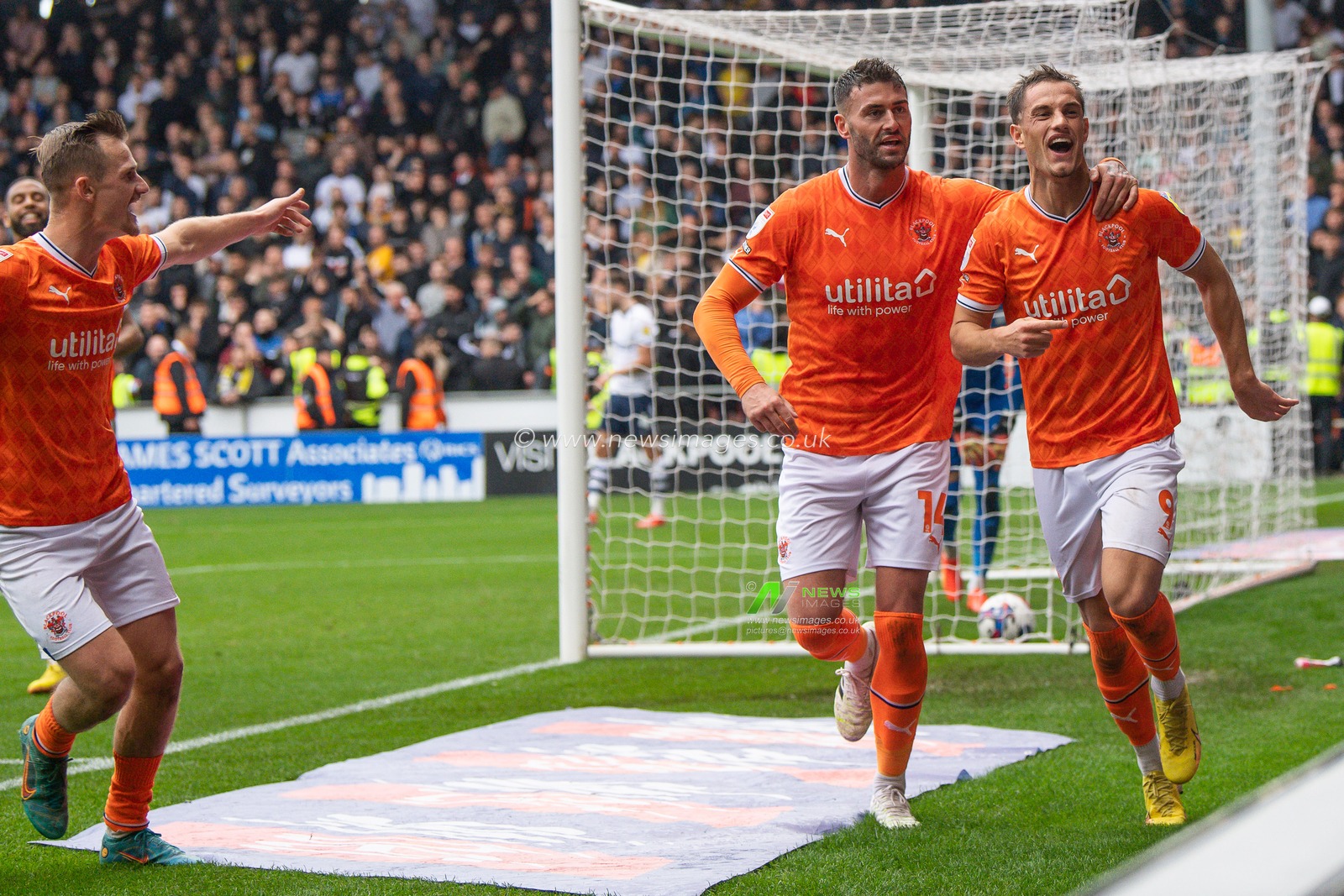 Jerry Yates #9 of Blackpool celebrates his goal to make it 3-1 during the Sky Bet Championship match Blackpool vs Preston North End at Bloomfield Road, Blackpool, United Kingdom, 22nd October 2022

(Photo by Craig Thomas/News Images)
