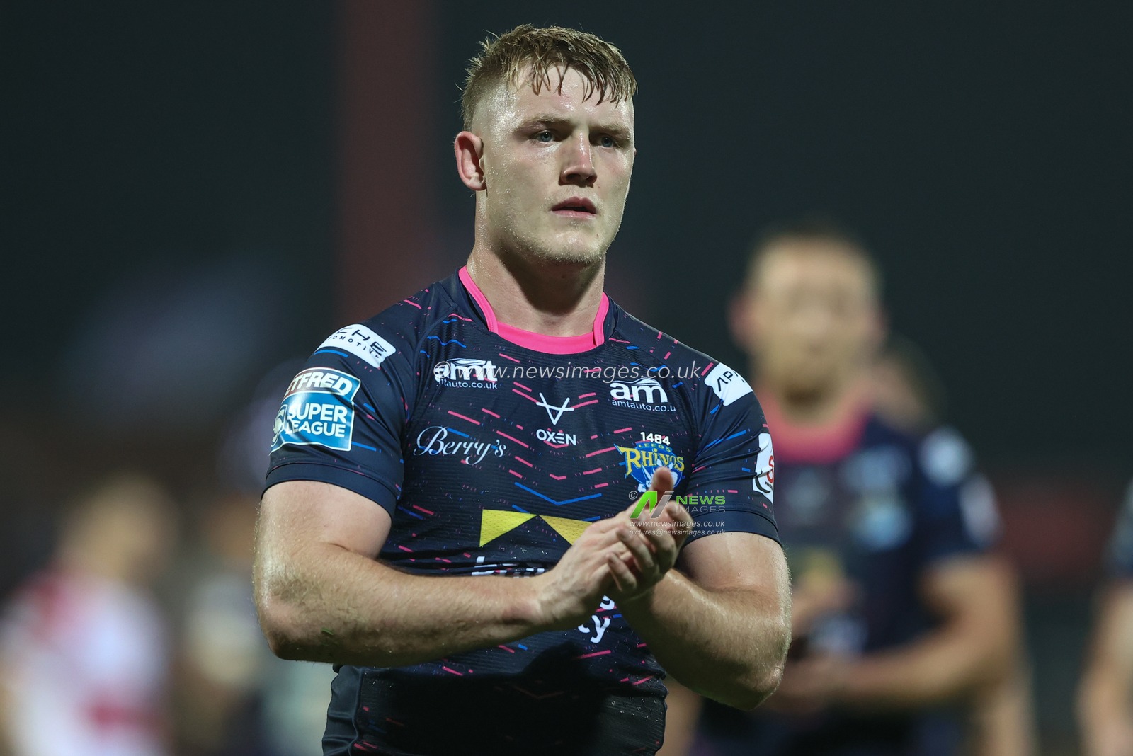 James McDonnell of Leeds Rhinos applauds the away fans at the end of the game during the Betfred Super League Round 27 match Hull KR vs Leeds Rhinos at Sewell Group Craven Park, Kingston upon Hull, United Kingdom, 20th September 2024

(Photo by Alfie Cosgrove/News Images)