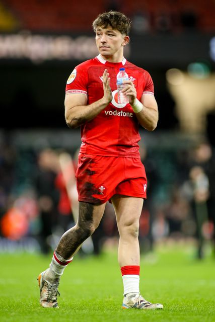Dan Edwards of Wales applauds the fans during the Guinness Six Nations match Wales vs France at Principality Stadium, Cardiff, United Kingdom, 15th February 2026

(Photo by Andrew Lewis/News Images)