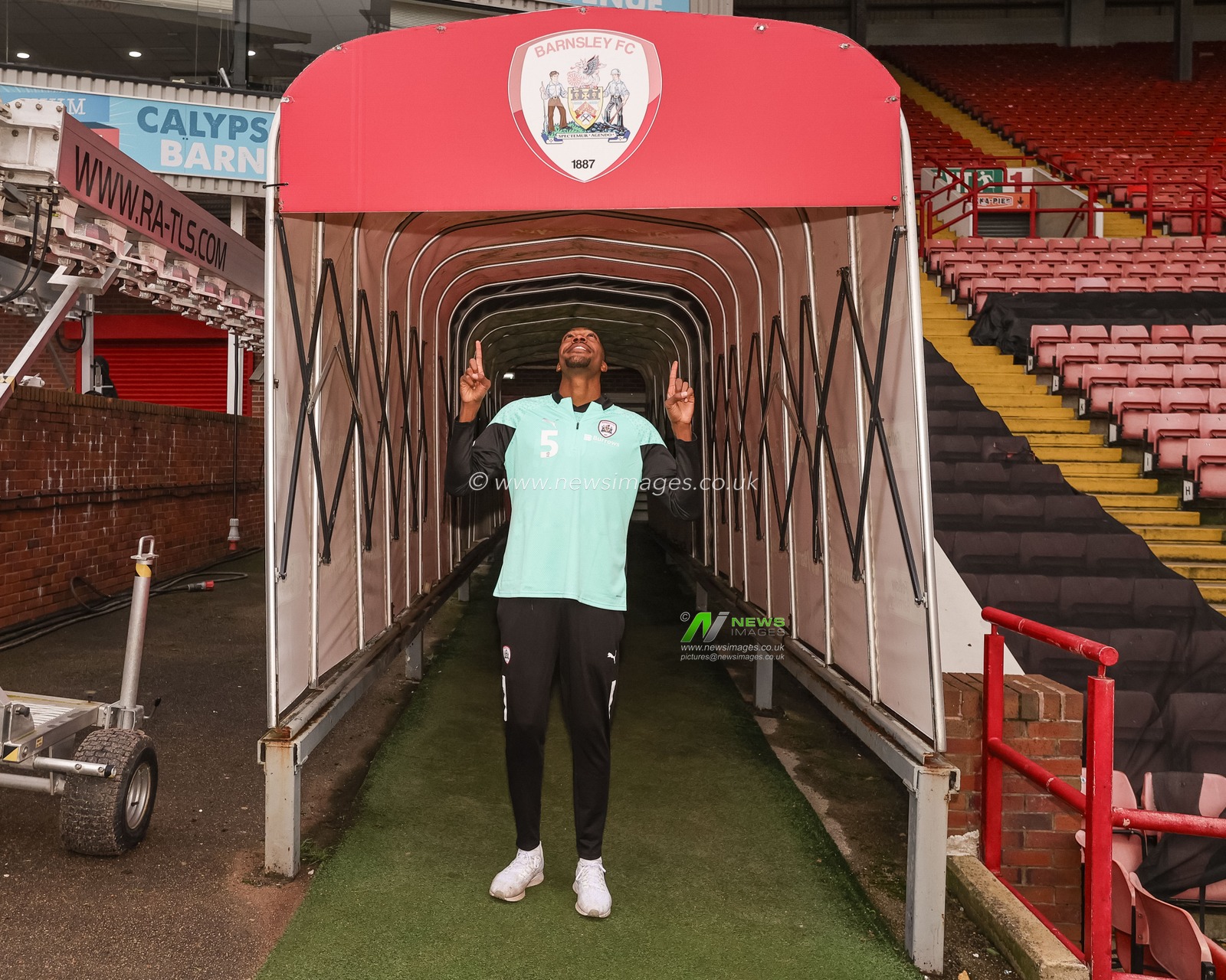Donovan Pines signs for Barnsley FC on a free until 2025 transfer for at Oakwell, Barnsley, United Kingdom, 13th January 2024

(Photo by Mark Cosgrove/News Images)