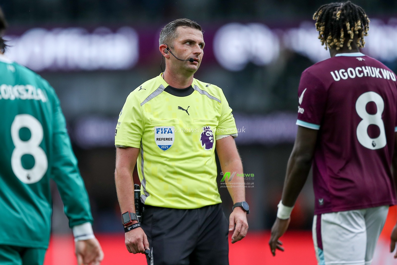 Michael Oliver Match Referee during the Premier League match Burnley vs Liverpool at Turf Moor, Burnley, United Kingdom, 14th September 2025

(Photo by Jorge Horsted/News Images)