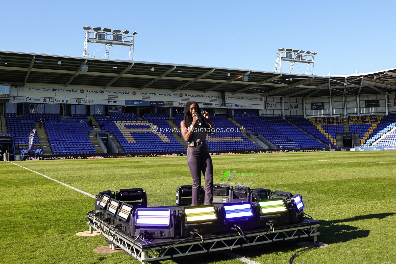Heather Small sings during the pre event practice during the Betfred Super League round 9 match Warrington Wolves vs Wigan Warriors at The Halliwell Jones Stadium, Warrington, United Kingdom on 24 April 2026

(Photo by Mark Cosgrove/News Images)