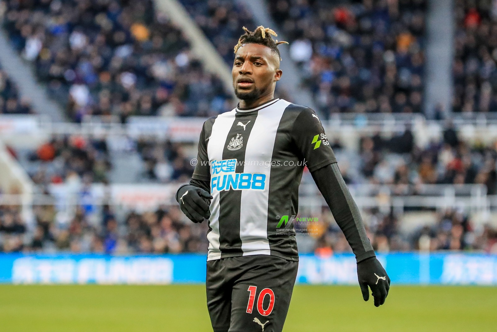 29th February 2020, St. James's Park, Newcastle, England; Premier League, Newcastle United v Burnley : Allan Saint-Maximin (10) of Newcastle United during the game