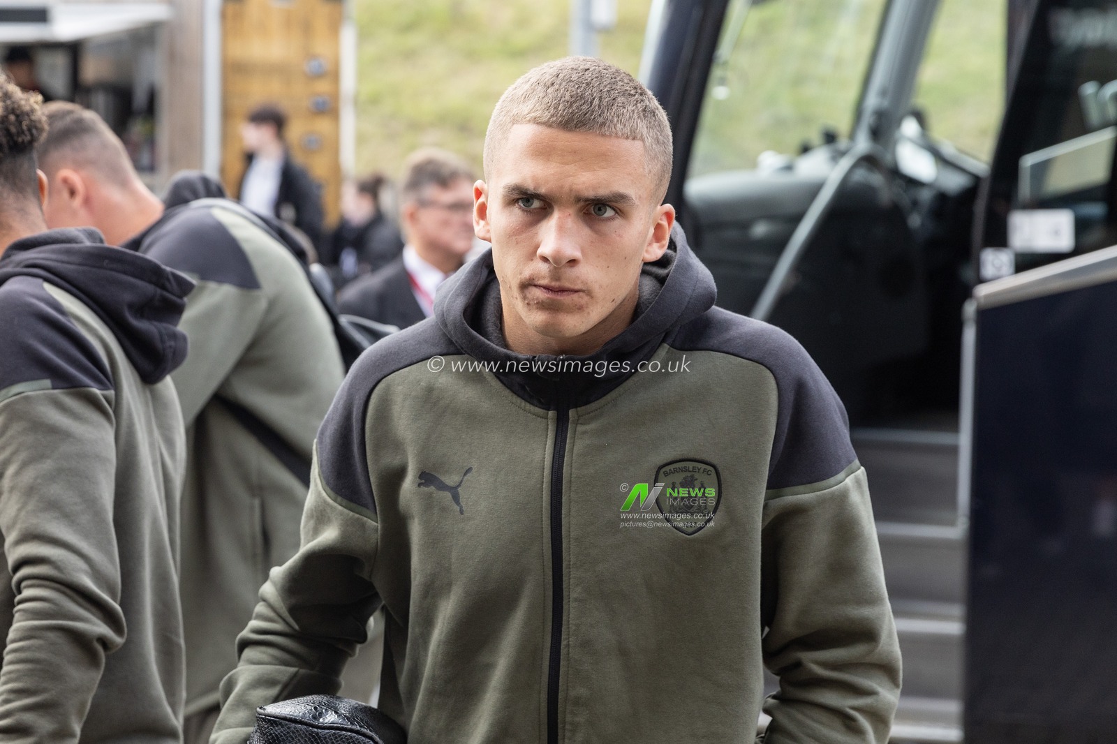 Owen Dodgson #29 of Barnsley arrives during the Sky Bet League 1 match Northampton Town vs Barnsley at Sixfields Stadium, Northampton, United Kingdom, 23rd September 2023

(Photo by Mark Cosgrove/News Images)