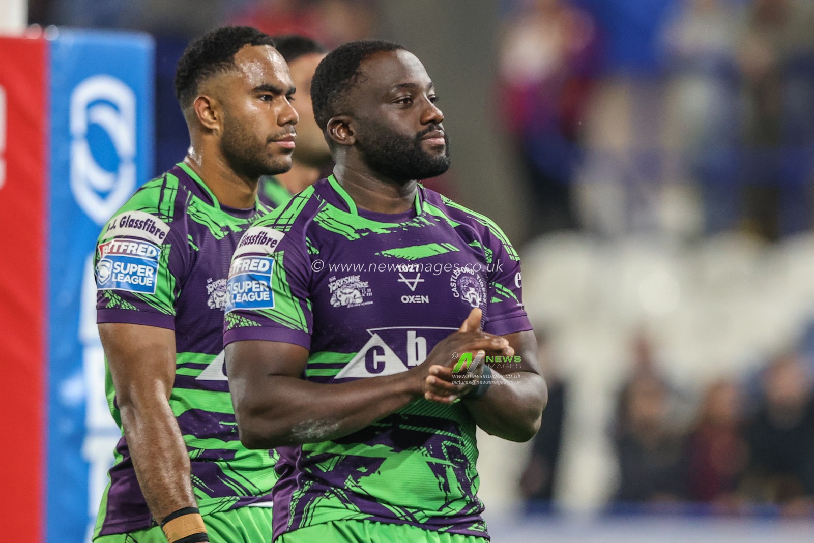 Muizz Mustapha of Castleford Tigers applauds the away fans after the game during the Betfred Super League Round 27 match Huddersfield Giants vs Castleford Tigers at John Smith's Stadium, Huddersfield, United Kingdom, 19th September 2024

(Photo by Alfie Cosgrove/News Images)