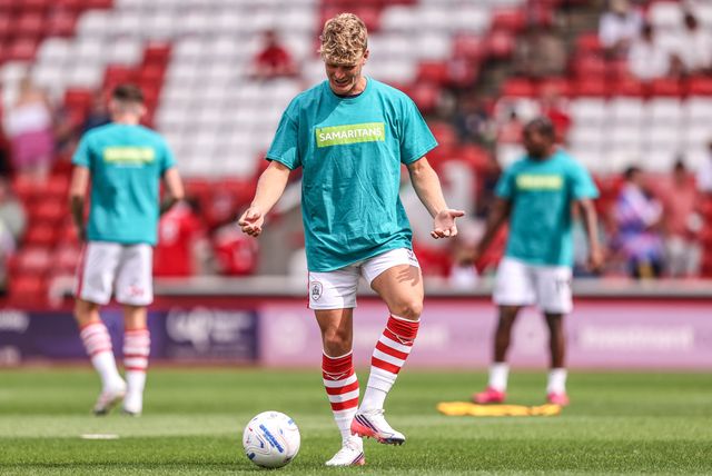 Cameron McGeehan of Barnsley in the pregame warmup session during the Sky Bet League One match Barnsley vs Bromley at Oakwell, Barnsley, United Kingdom on 15 August 2026

(Photo by Alfie Cosgrove/News Images)