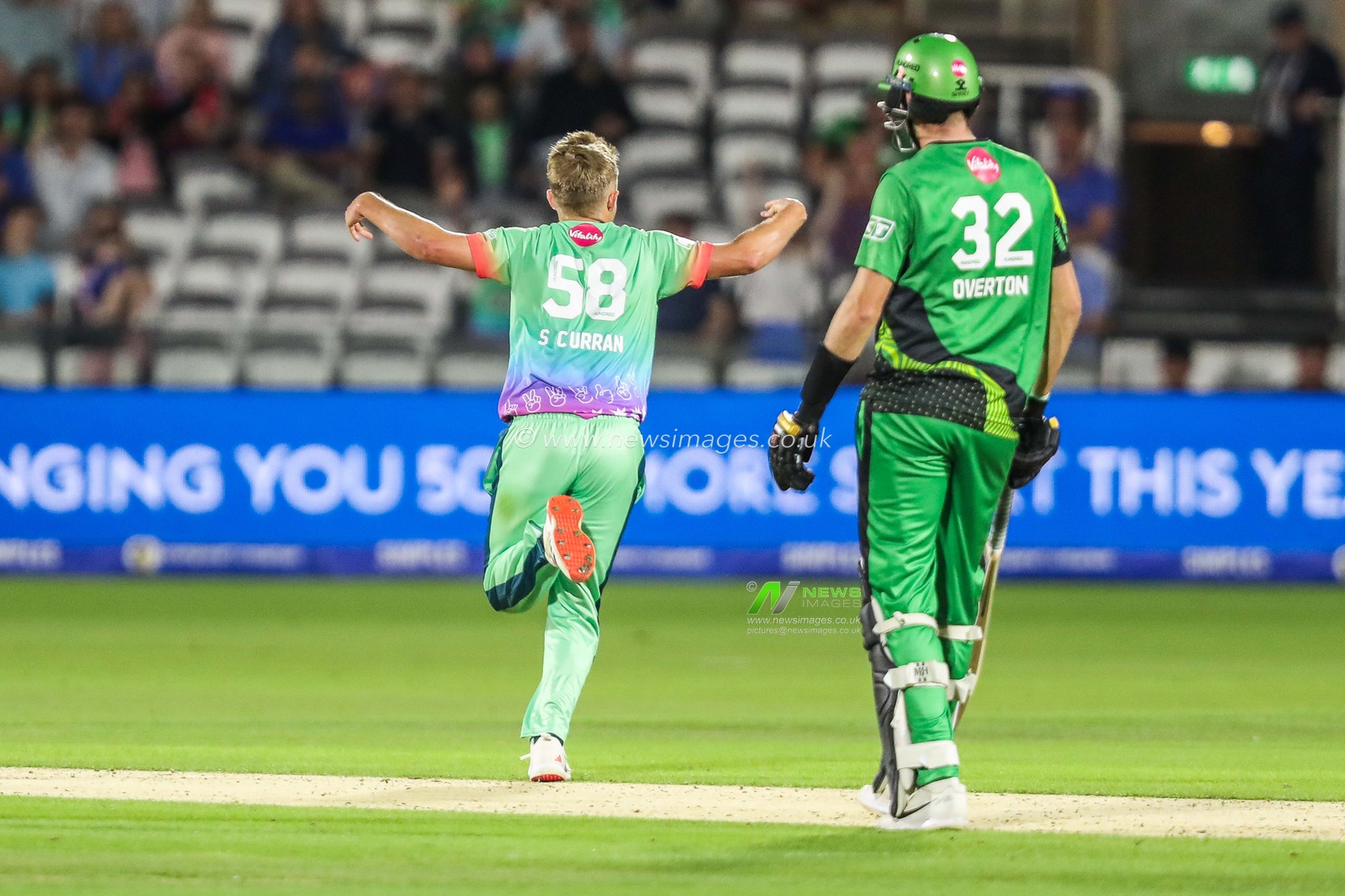 Oval Invincibles celebrate winning Th Hundred following the The Hundred match Oval Invincibles vs Southern Brave at The Kia Oval, London, United Kingdom, 8th August 2024

(Photo by Izzy Poles/News Images)
