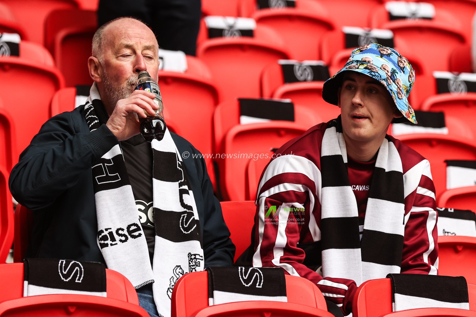 Newcastle fans arrive ahead of the Carabao Cup Final match Liverpool vs Newcastle United at Wembley Stadium , London, United Kingdom, 16th March 2025

(Photo by Alfie Cosgrove/News Images)