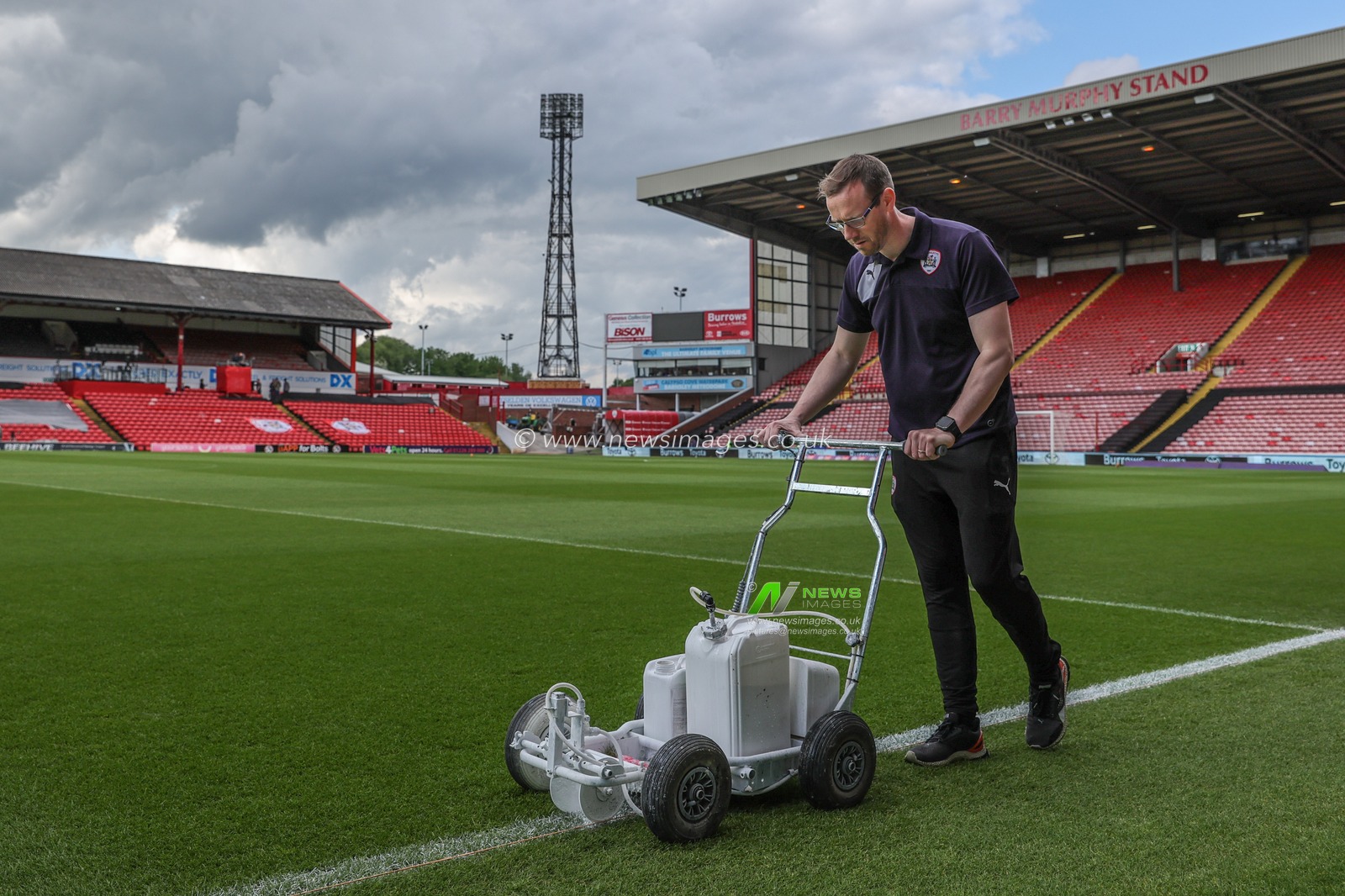 Barnsley ground staff making the final touches to the lines during the Sky Bet League 1 Play-off match Barnsley vs Bolton Wanderers at Oakwell, Barnsley, United Kingdom, 19th May 2023

(Photo by Mark Cosgrove/News Images)