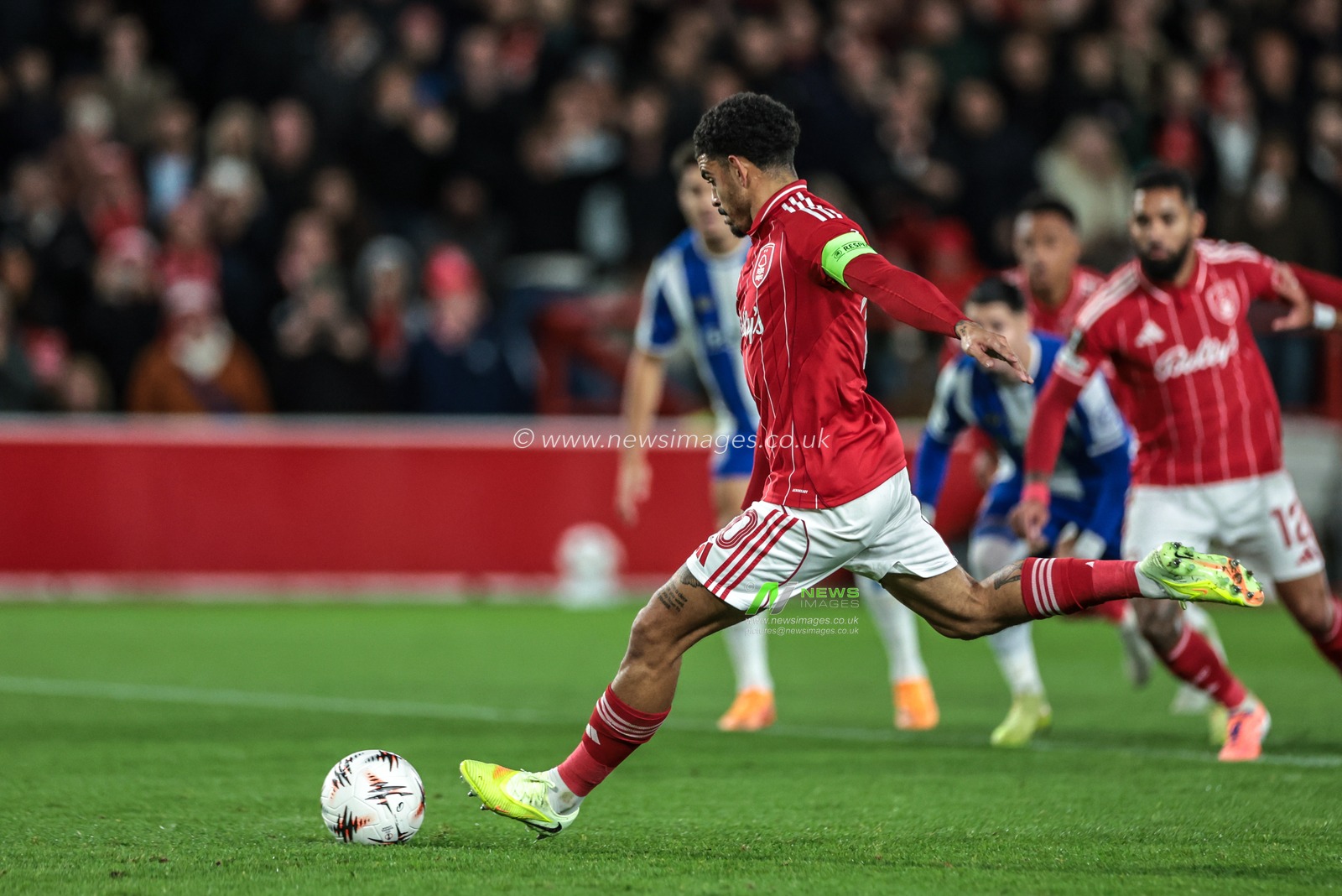 Morgan Gibbs-White of Nottingham Forest scores a penalty to make it 1-0 during the UEFA Europa League Matchday 3 of 8 Nottingham Forest vs Porto at City Ground, Nottingham, United Kingdom, 23rd October 2025

(Photo by Mark Cosgrove/News Images)