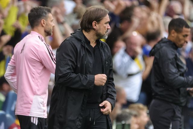 Daniel Farke manager of Leeds United celebrates the goal of Dominic Calvert-Lewin of Leeds United to make it 1-1 during the Premier League match Leeds United vs Brentford at Elland Road, Leeds, United Kingdom on 30 August 2026

(Photo by Mark Cosgrove/News Images)