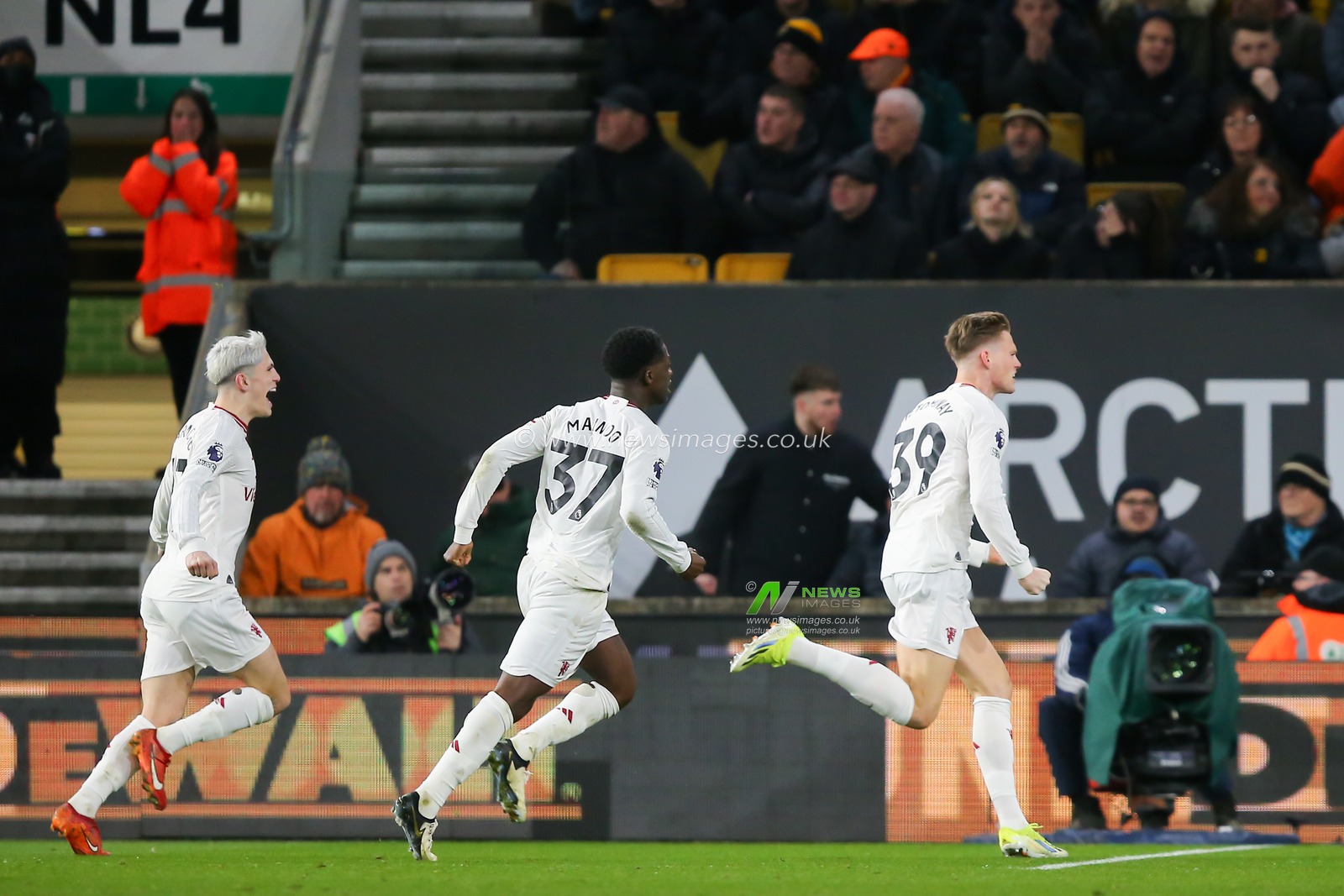 Scott McTominay of Manchester United celebrates his goal to make it 1-3 to Manchester United, during the Premier League match Wolverhampton Wanderers vs Manchester United at Molineux, Wolverhampton, United Kingdom, 1st February 2024

(Photo by Gareth Evans/News Images)
